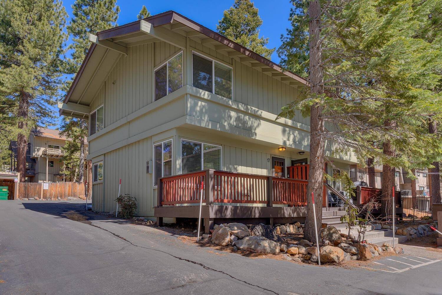 Incline Village, NV 89451,806 Oriole Way #17