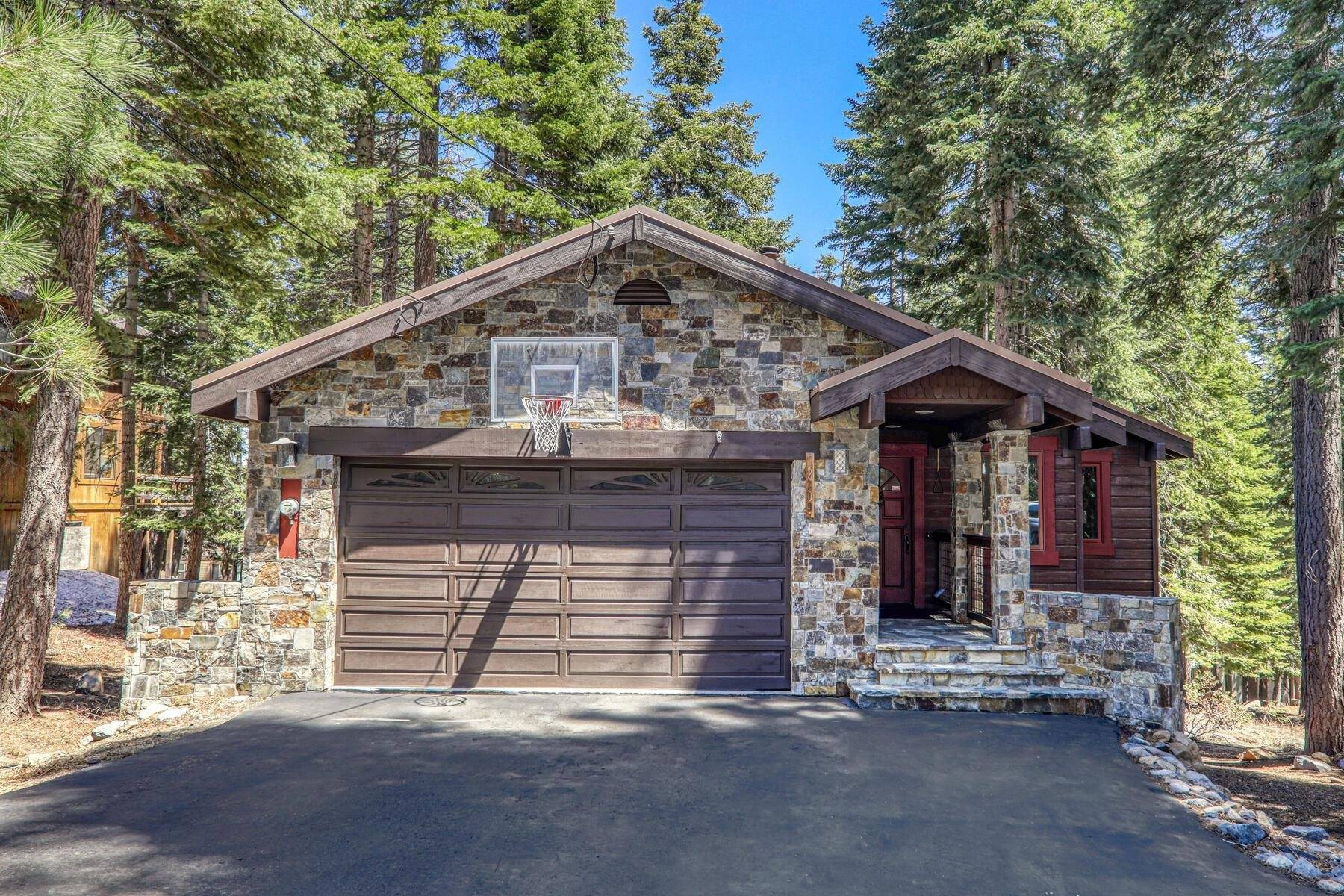Truckee, CA 96161,12209 Greenleaf Way