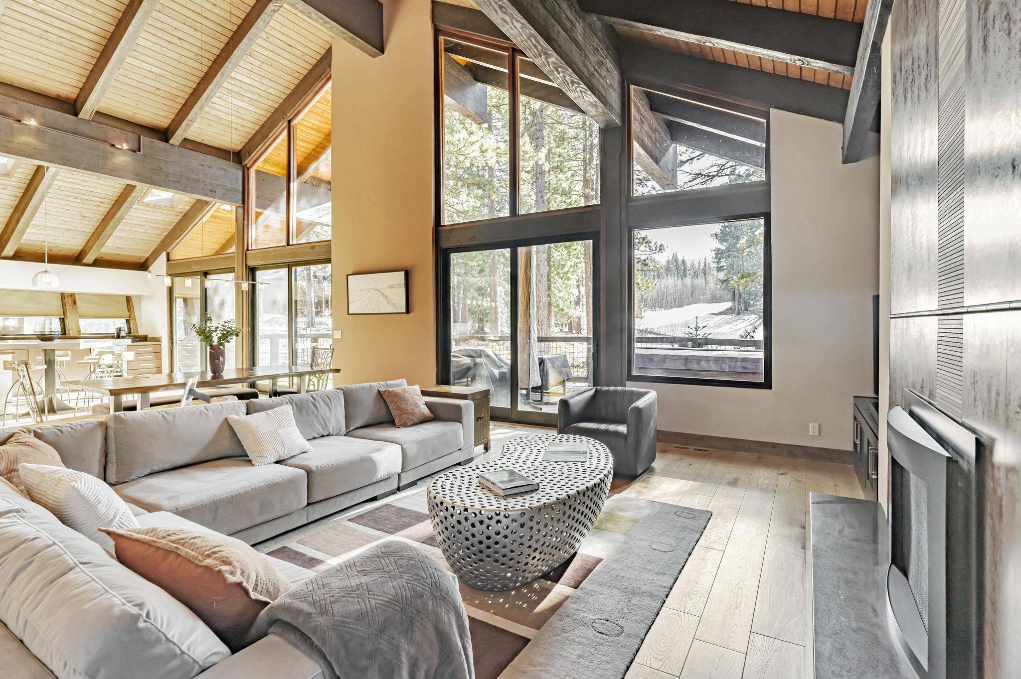 Truckee, CA 96161,125 Basque