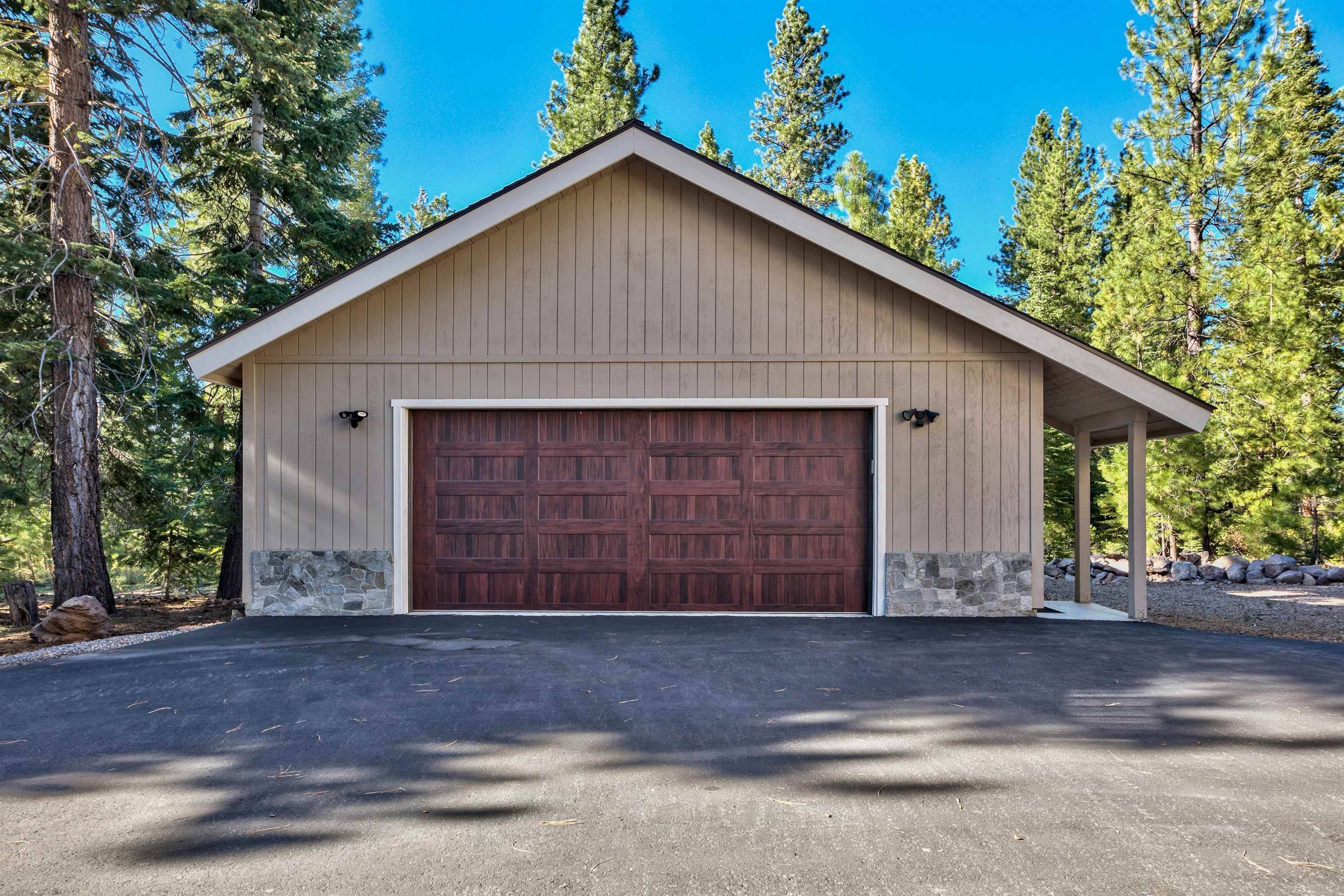 Truckee, CA 96161,10847 Royal Crest Drive