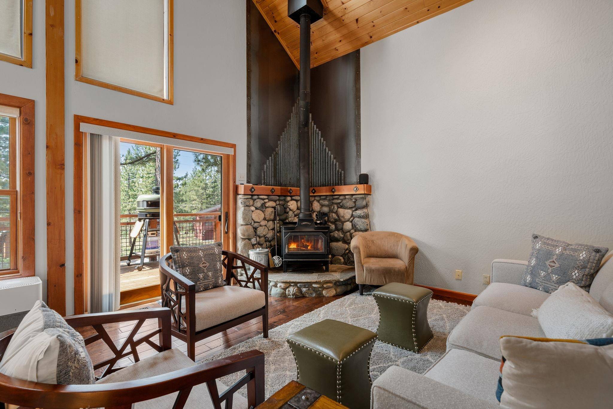 Truckee, CA 96161,13314 Roundhill Drive