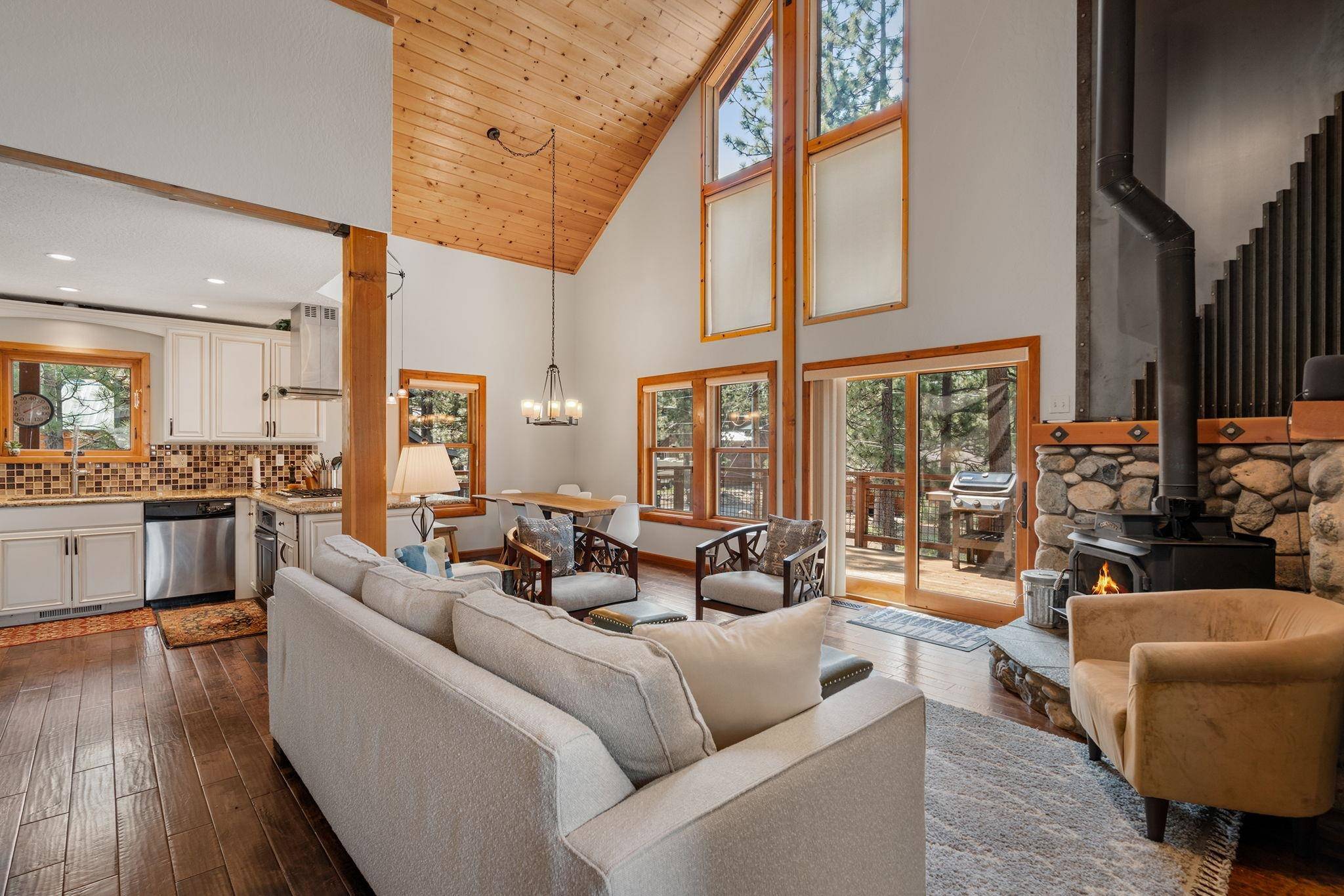 Truckee, CA 96161,13314 Roundhill Drive