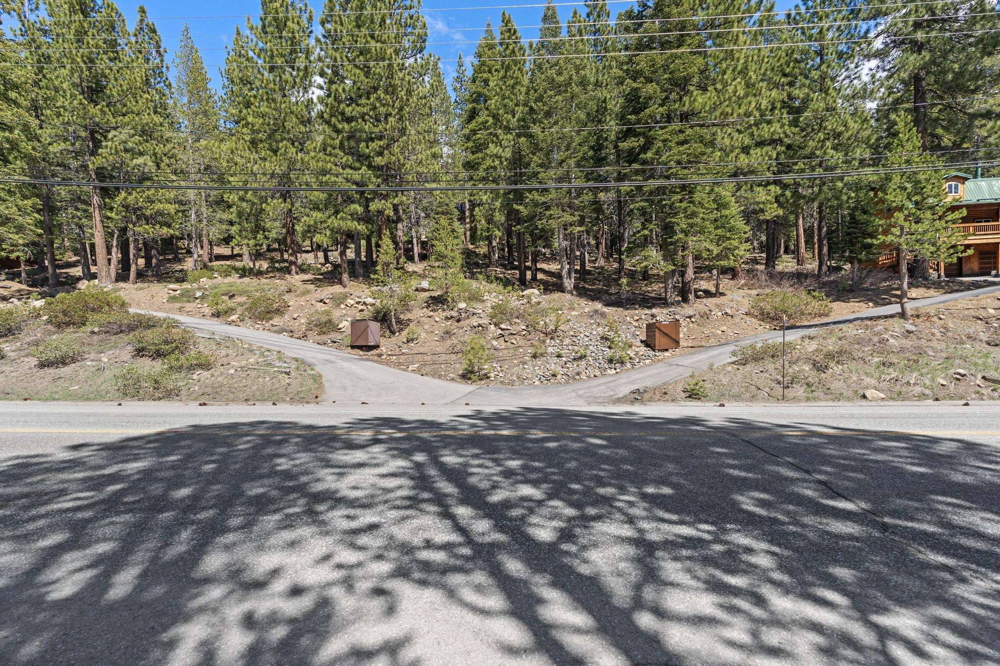 Truckee, CA 96161,12207 Northwoods Boulevard