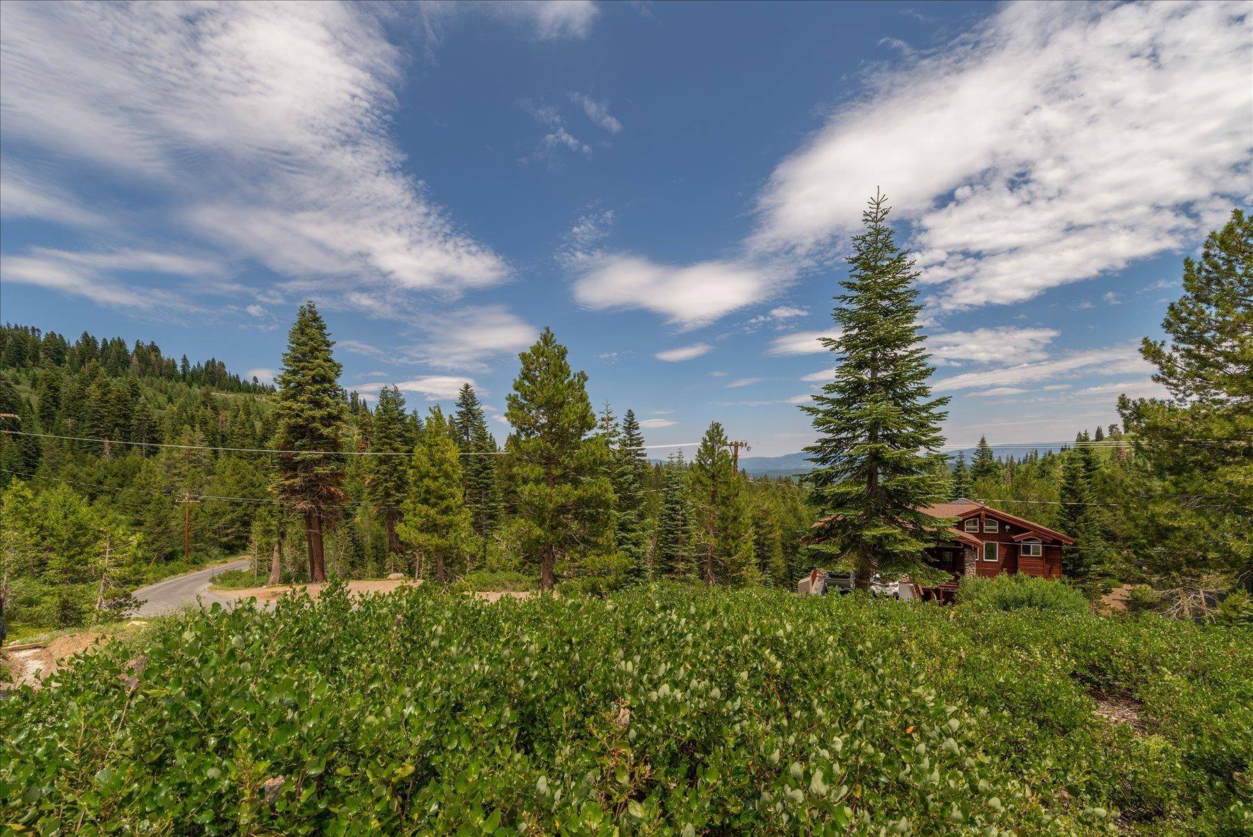 Truckee, CA 96161,15644 Skislope Way
