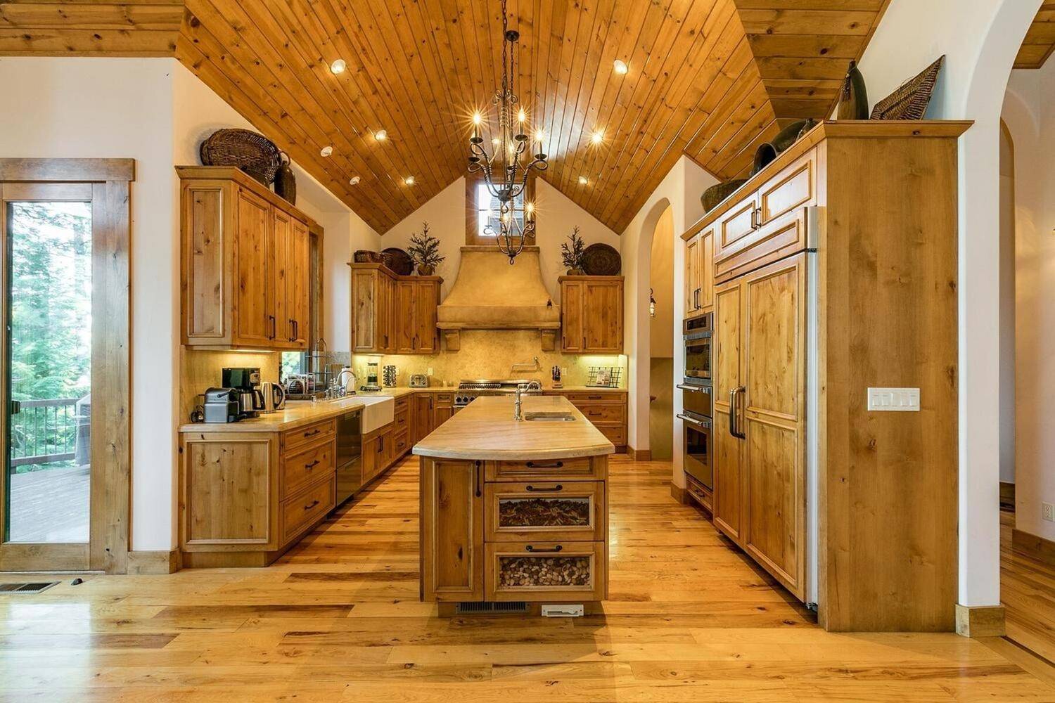 Truckee, CA 96161,2203 Silver Fox Court #New Year's Week
