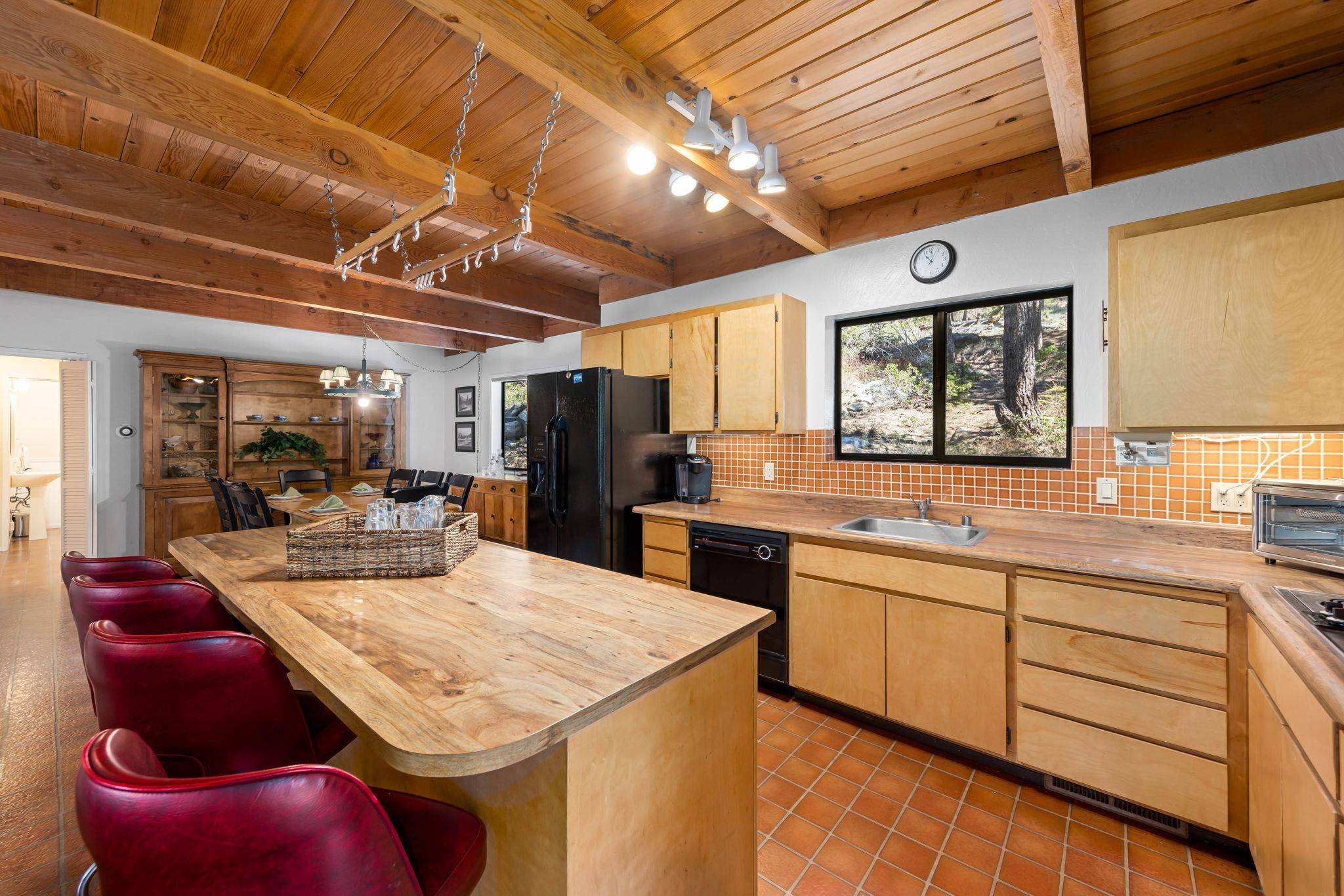 Truckee, CA 96161,15398 Cedar Point Drive