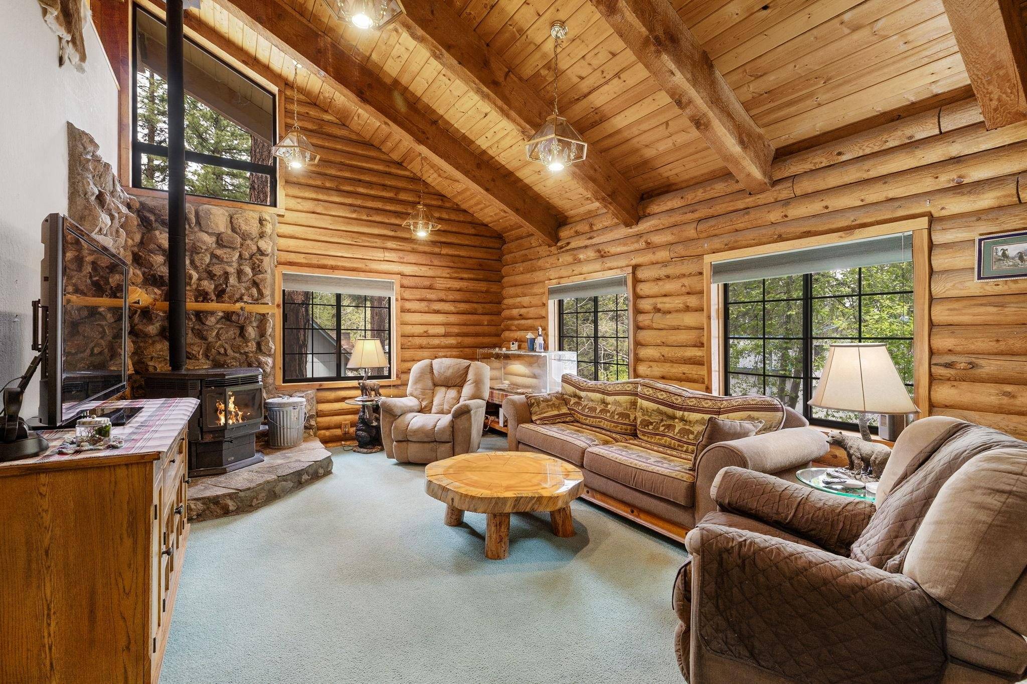 Truckee, CA 96161,15039 Donnington Lane