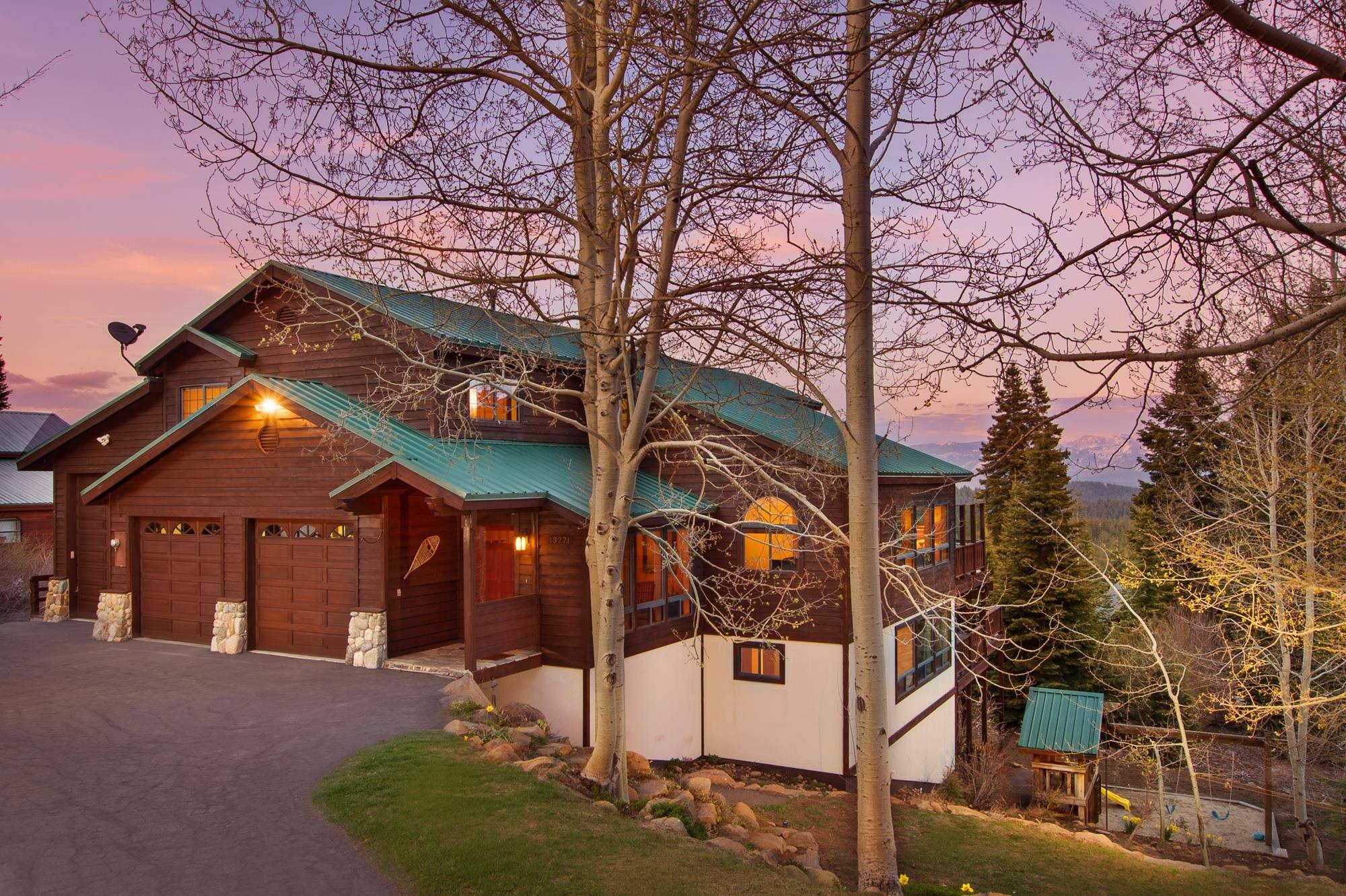 Truckee, CA 96161,13271 Skislope Way
