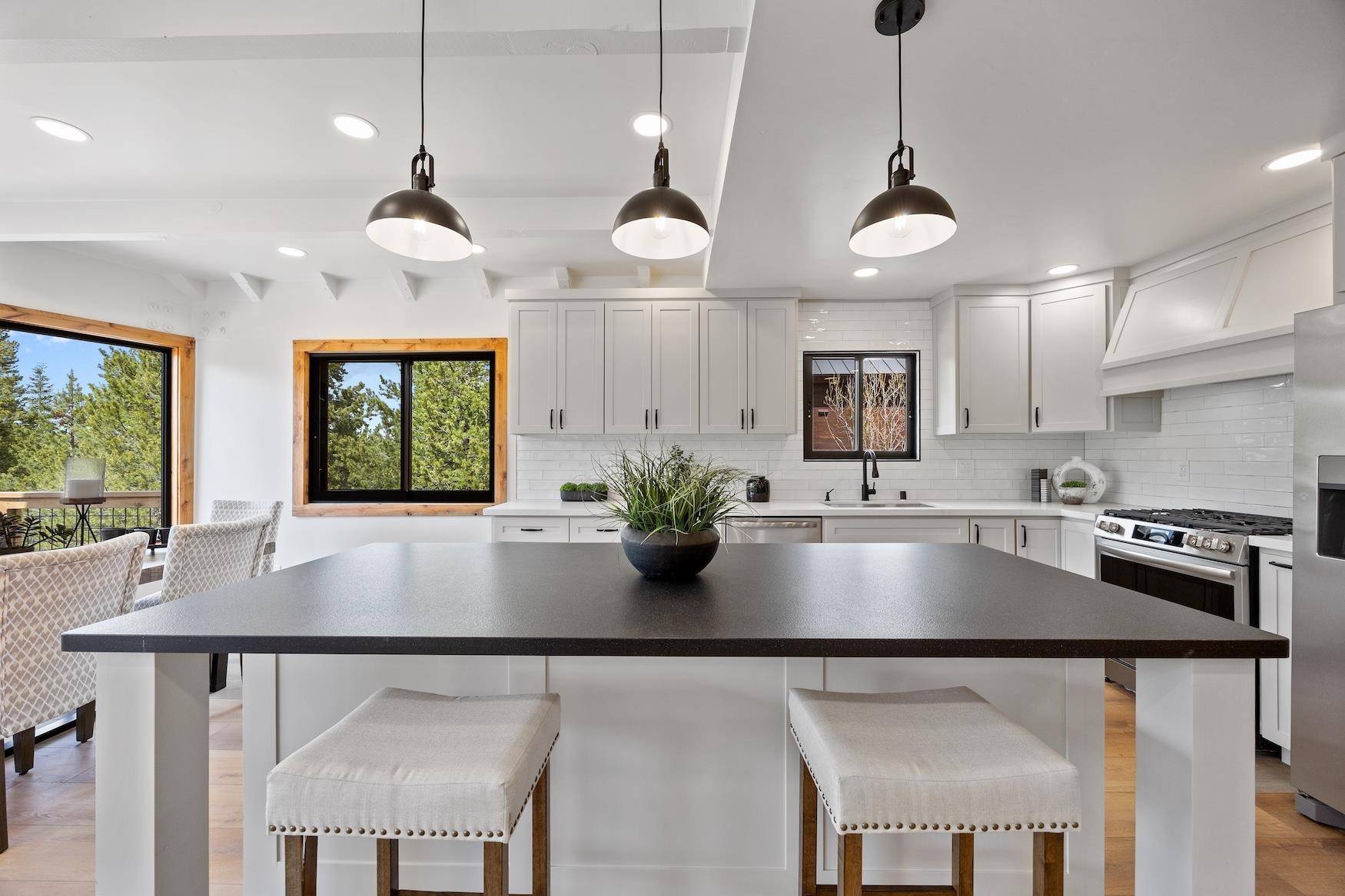 Truckee, CA 96161,12556 Snowpeak Way