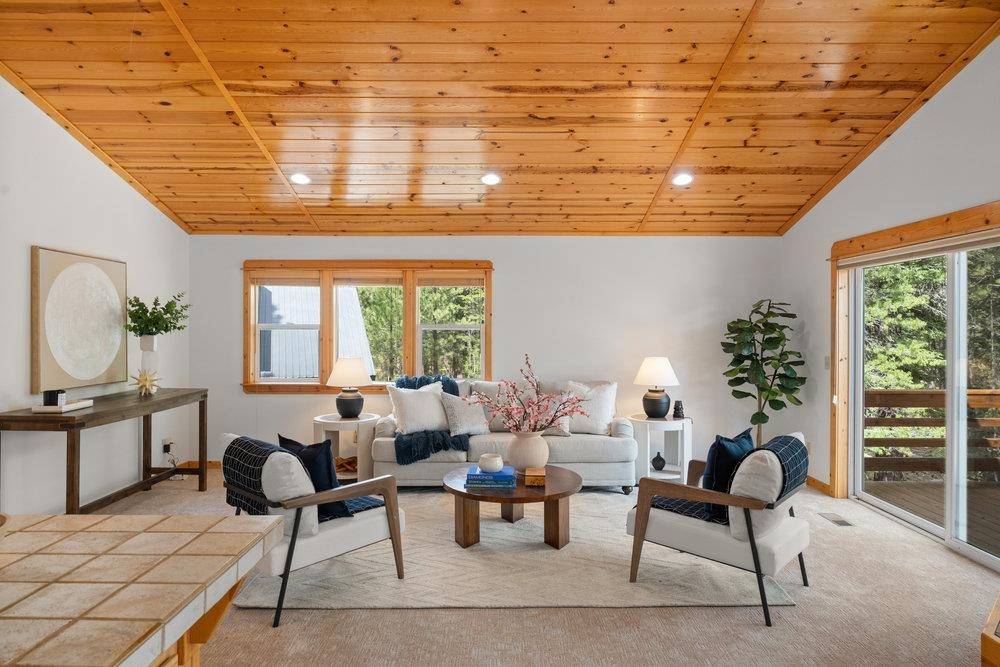 Truckee, CA 96161,13525 Northwoods Boulevard