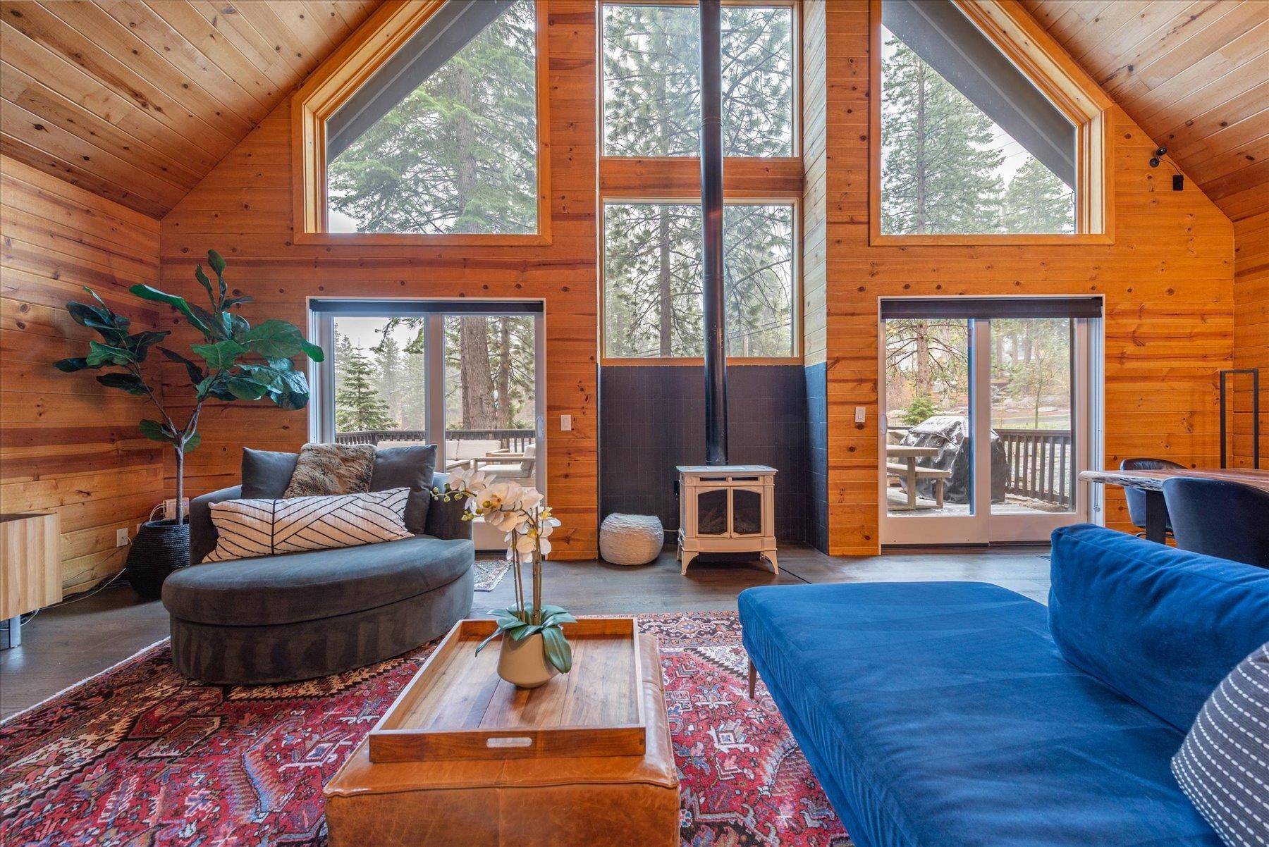 Truckee, CA 96161,14024 Saint Croix Way