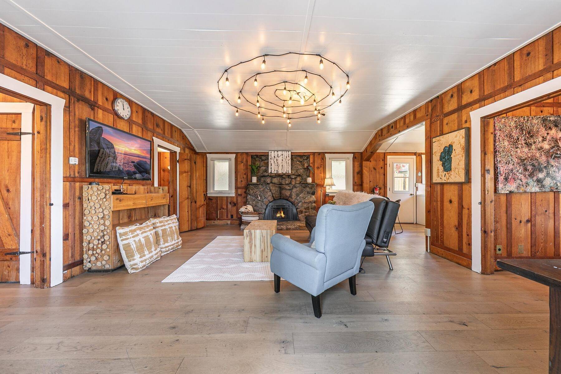 Brockway, CA 96161,9837 Yacht Street