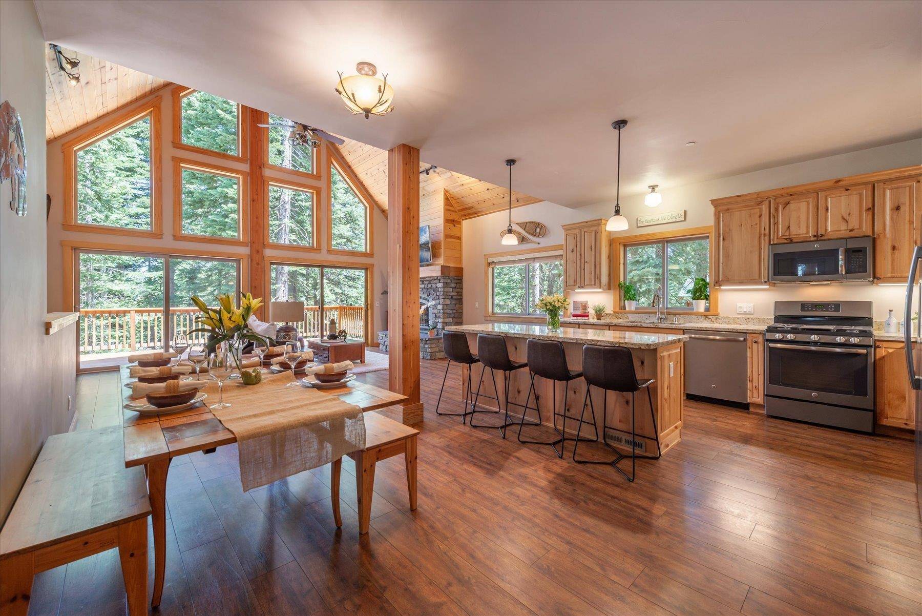 Truckee, CA 96161,11673 Skislope Way