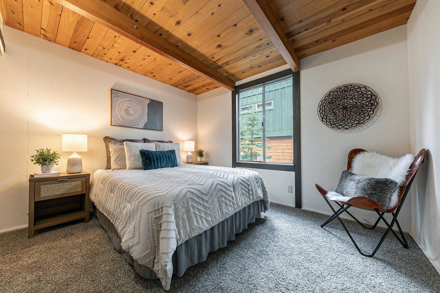 Tahoe Vista, CA 96143,7639 Forest Glenn Drive