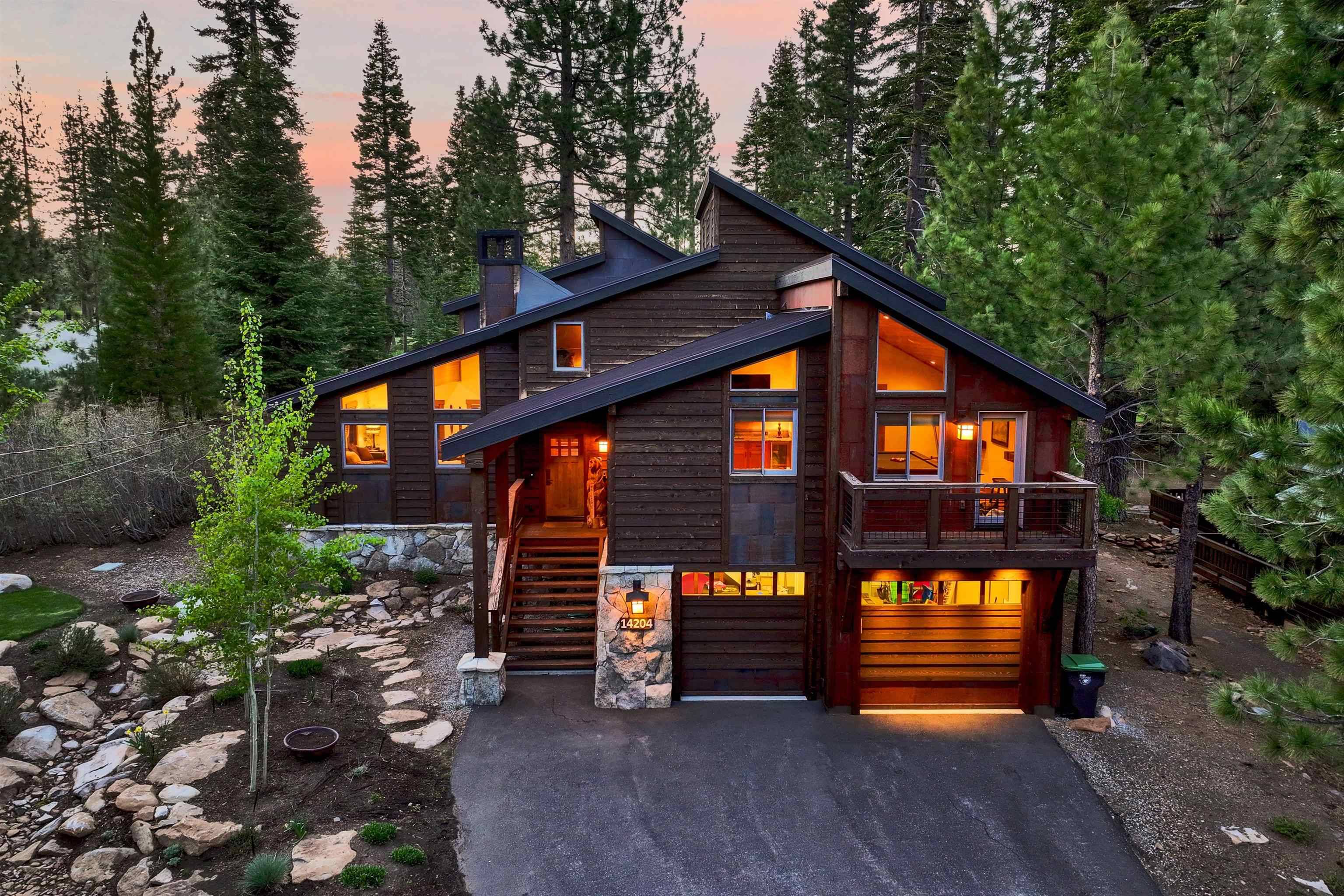 Truckee, CA 96161-6735,14204 Skiview Loop