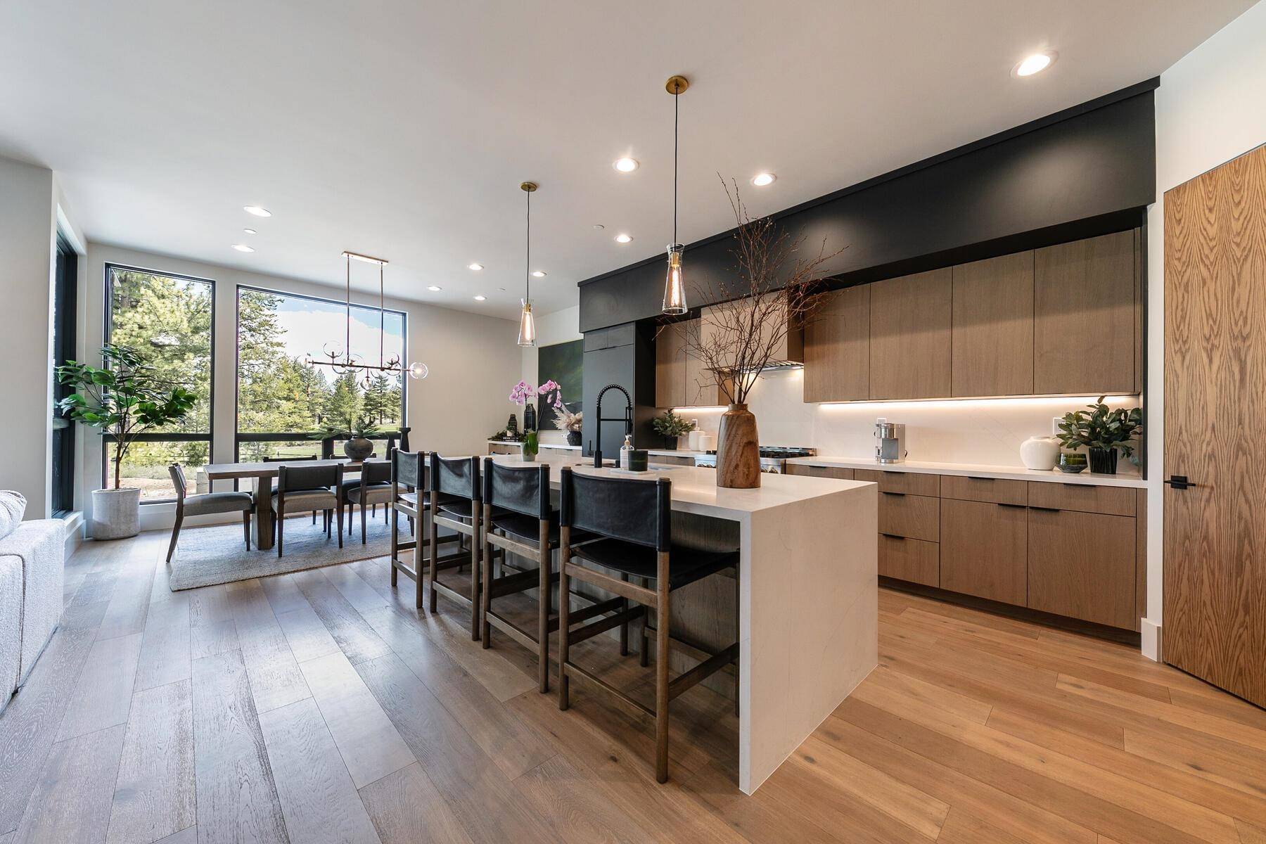 Truckee, CA 96161-2388,10117 Jakes Way