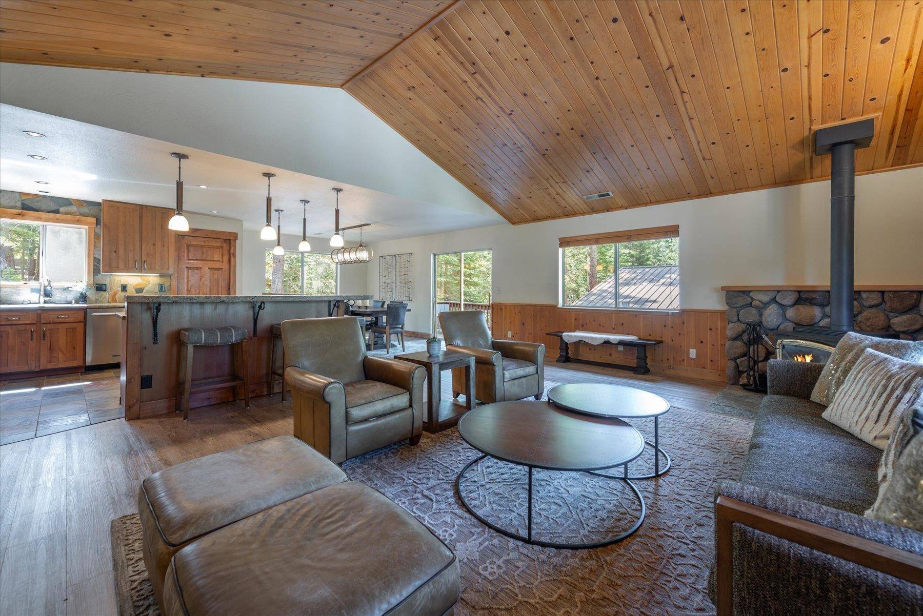 Truckee, CA 96161,11695 Munich Drive