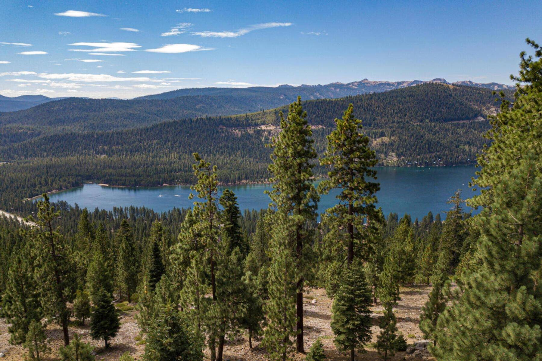 Truckee, CA 96161,12096 Skislope Way