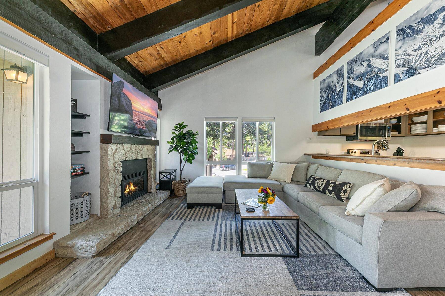 Tahoe City, CA 96145,3115 North Lake Boulevard #9