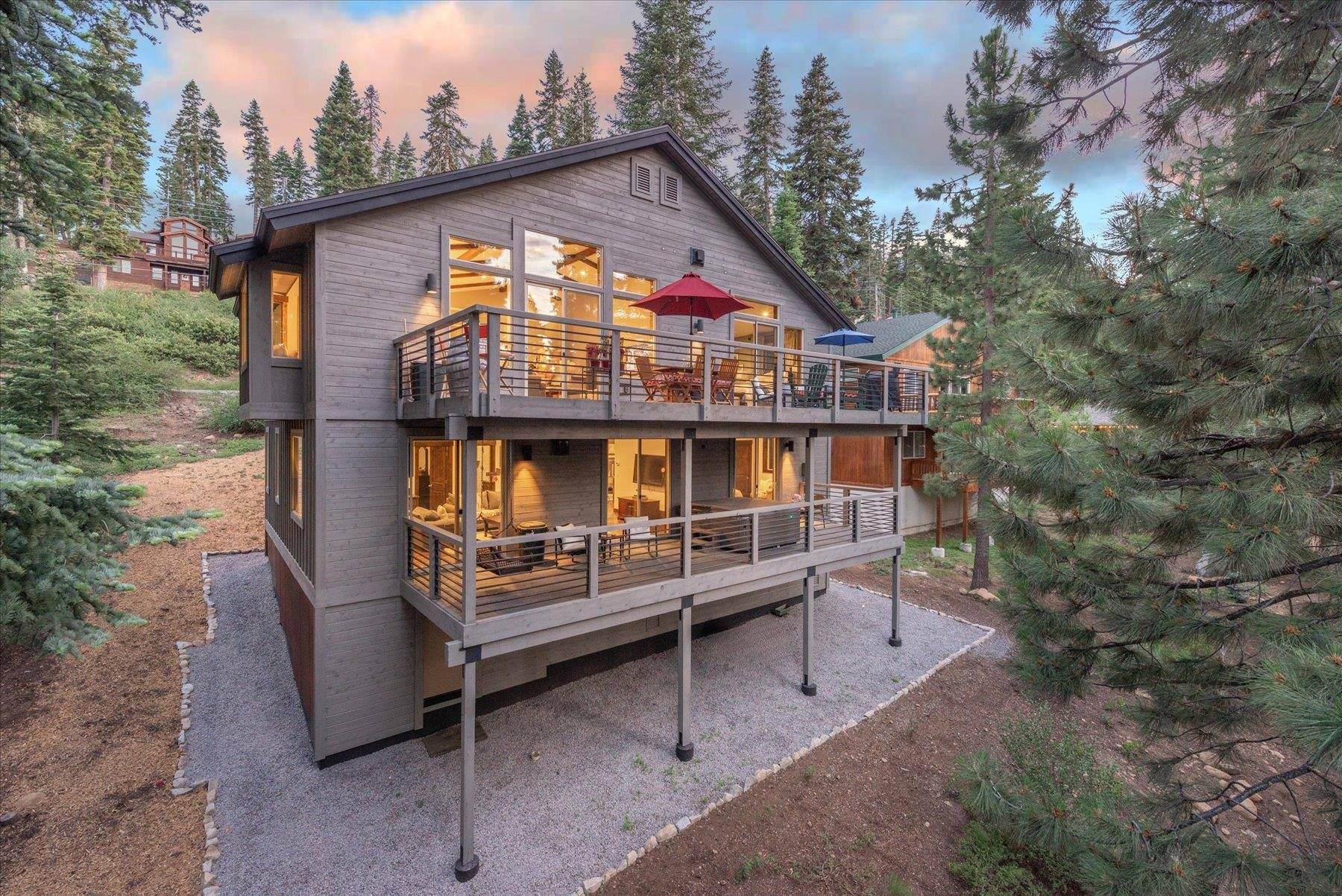 Truckee, CA 96161,11301 Skislope Way
