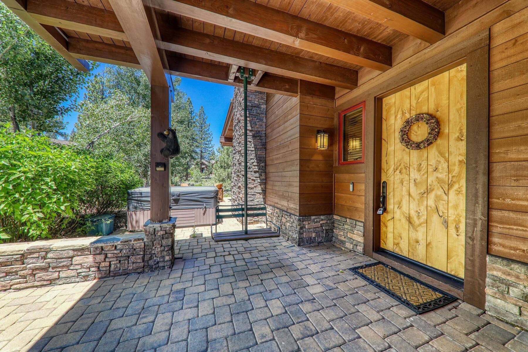 Truckee, CA 96161,10136 Sagebrush Court