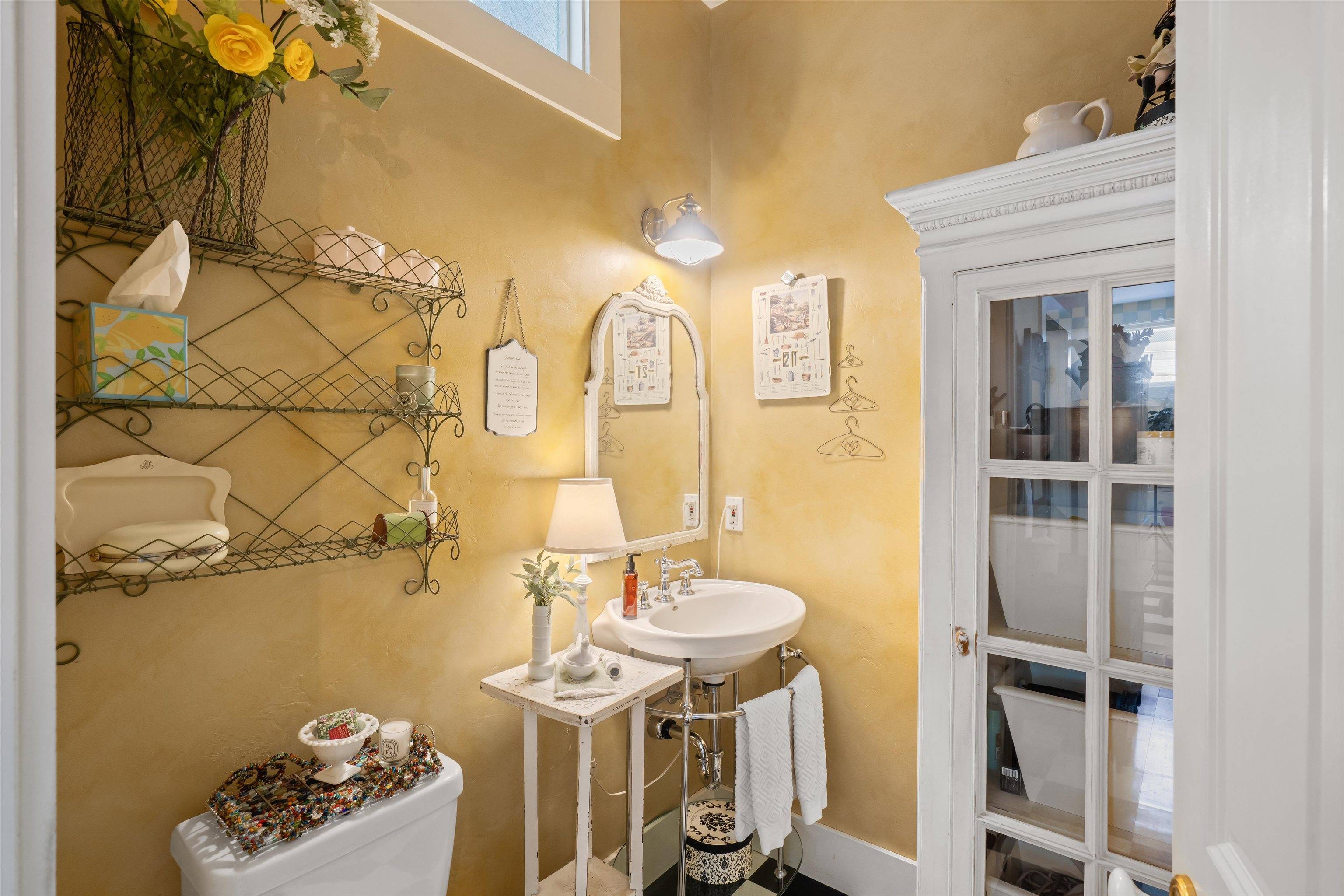 Truckee, CA 96161,10114 E Jibboom Street