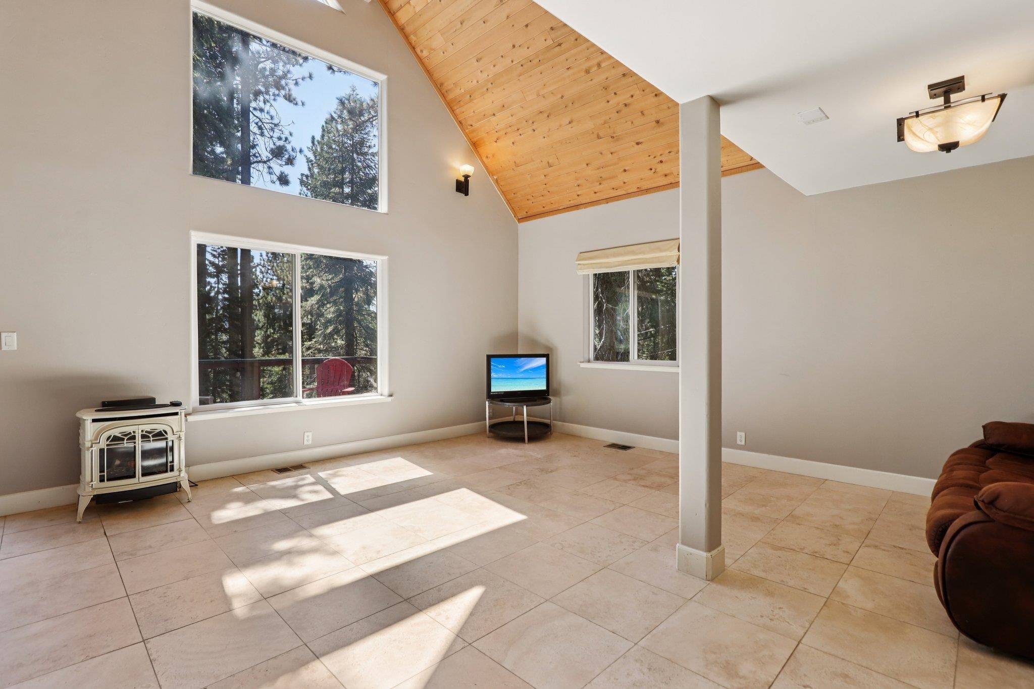 Soda Springs, CA 95728,51348 Jeffery Pine Drive