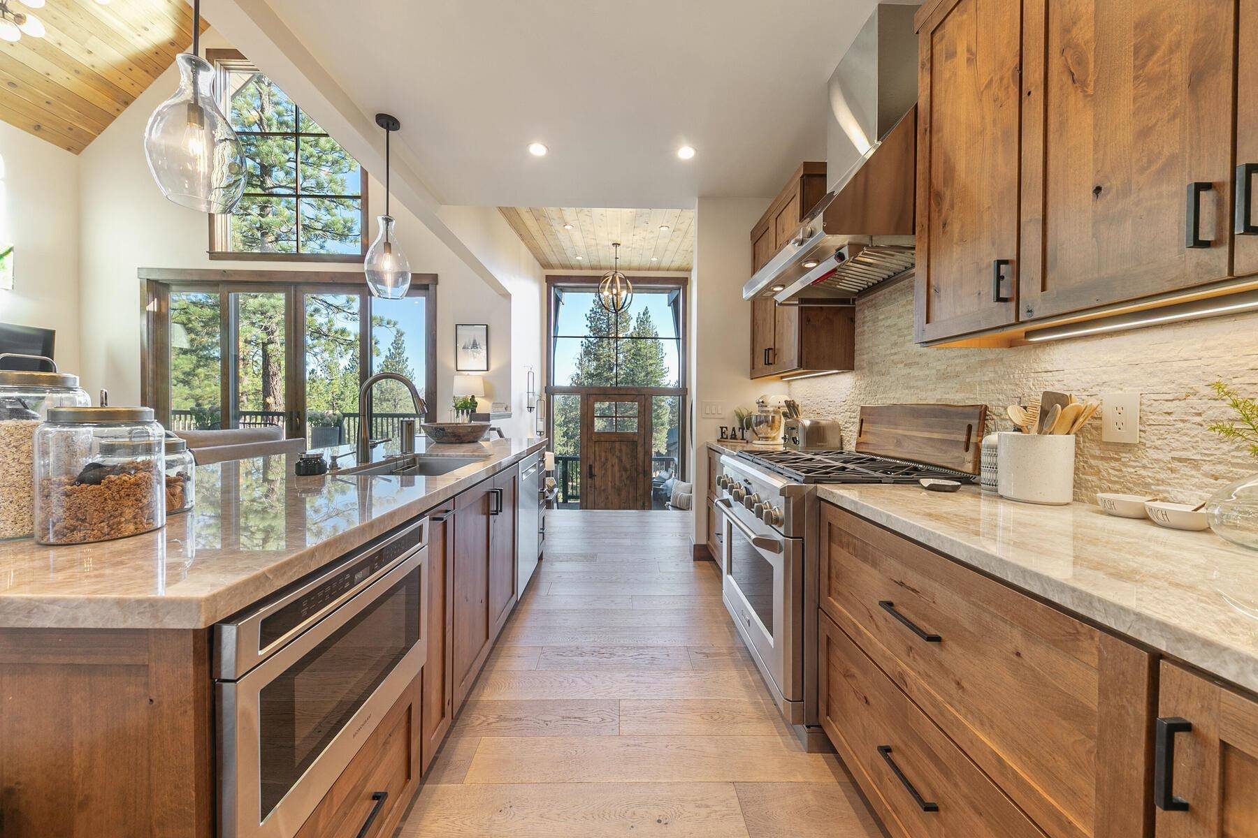 Truckee, CA 96161,11585 China Camp Road