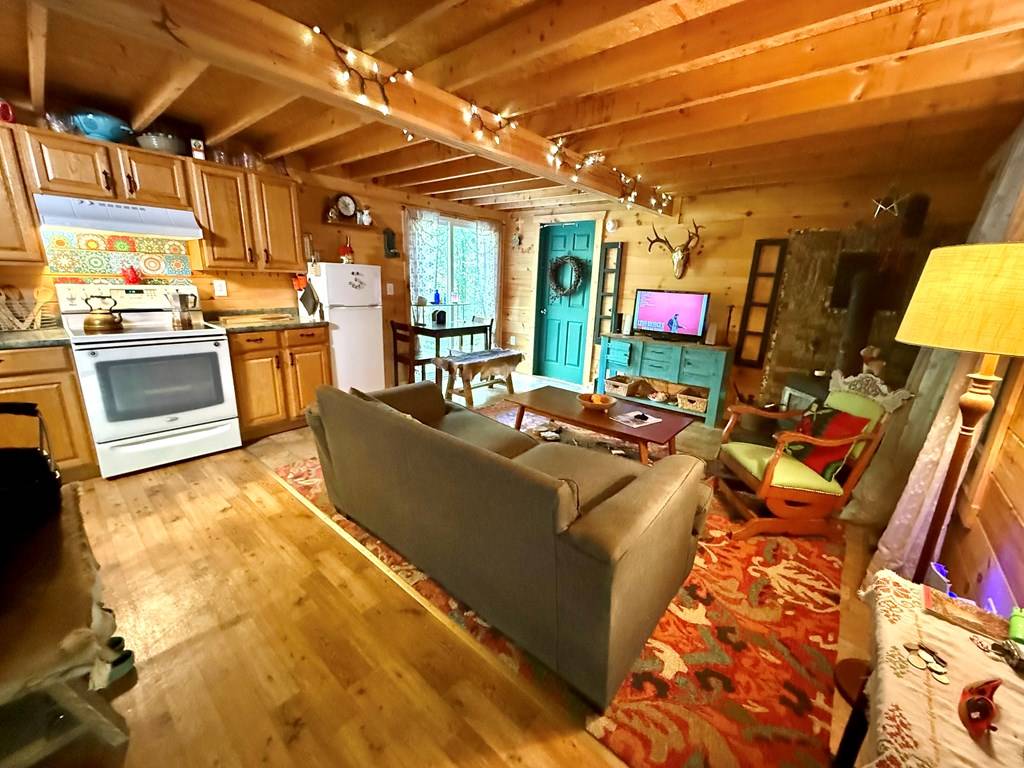 Woodlawn, TN 37191,4261 Lake Rd