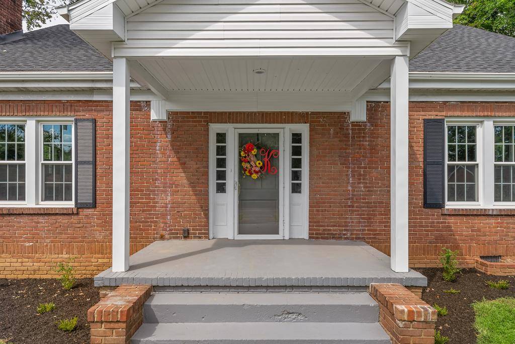 Hopkinsville, KY 42240,204 Country Club Lane