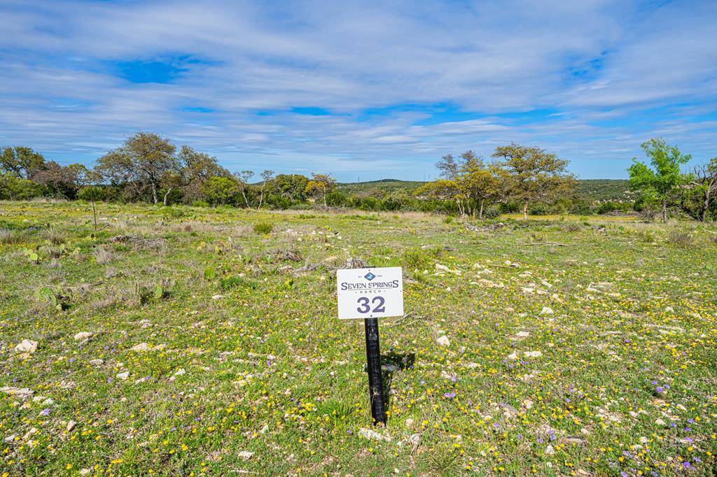 Junction, TX 76849,141 Spring Bluff