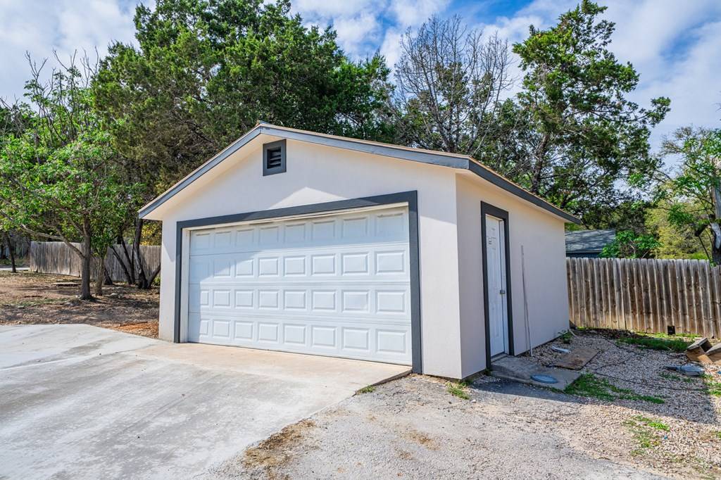 Kerrville, TX 78028,103 Twombly Dr