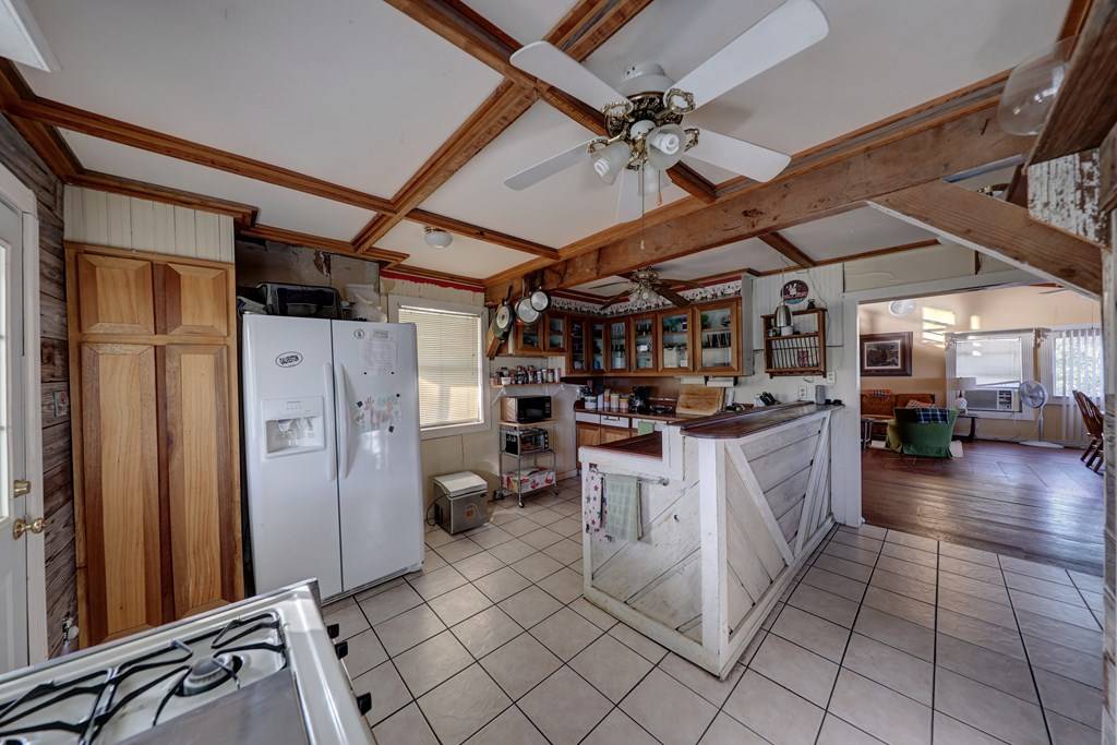 Hunt, TX 78024,134 White Pearl Rd