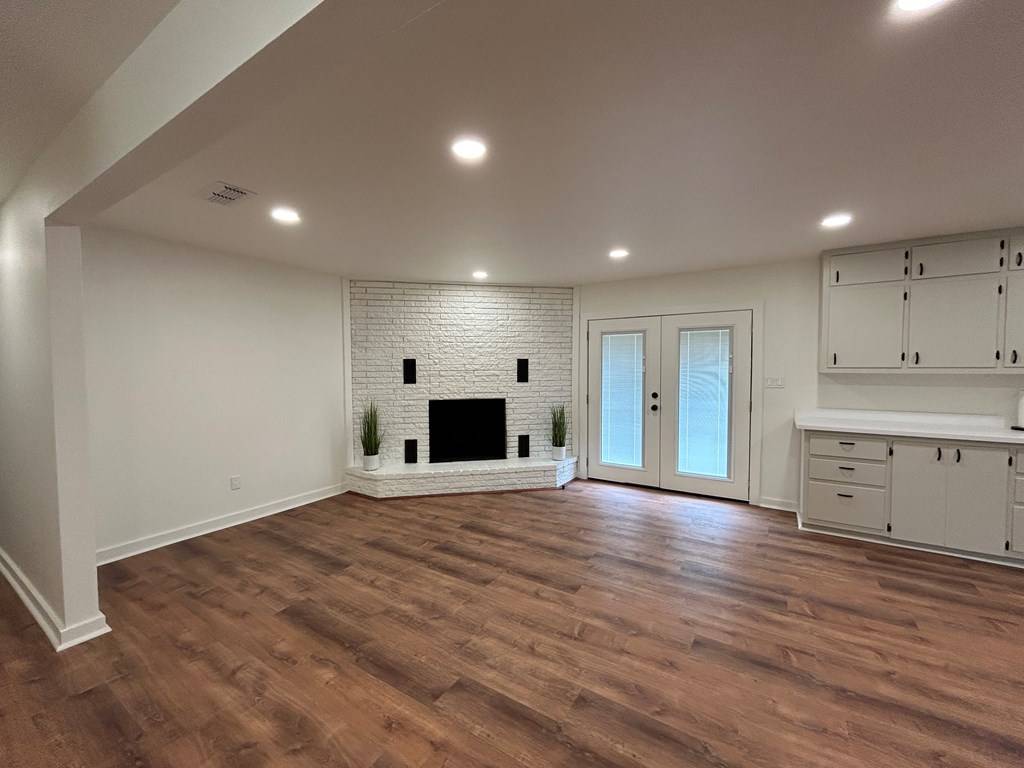 Kerrville, TX 78028,605 Lewis Ave