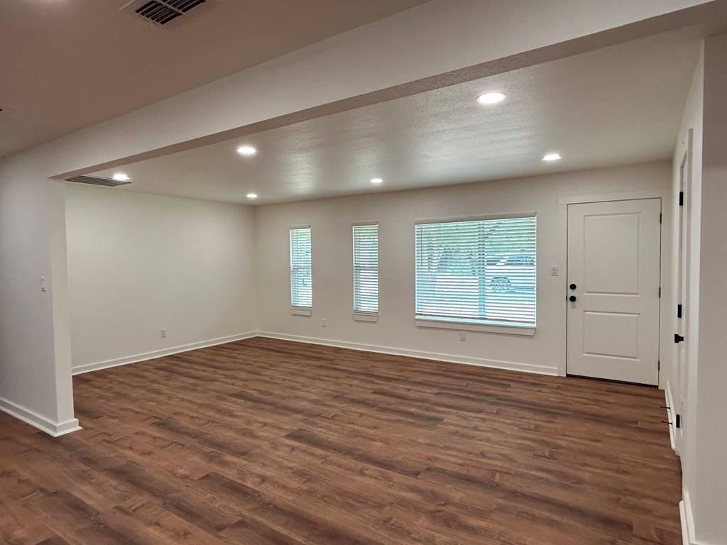 Kerrville, TX 78028,605 Lewis Ave