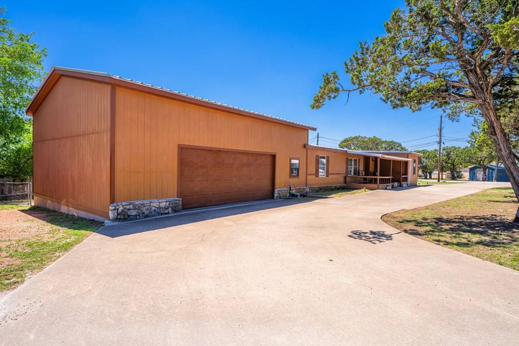 Kerrville, TX 78028,166 Robertson Rd
