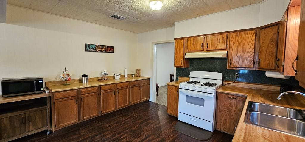 Kerrville, TX 78028,700 Clay St