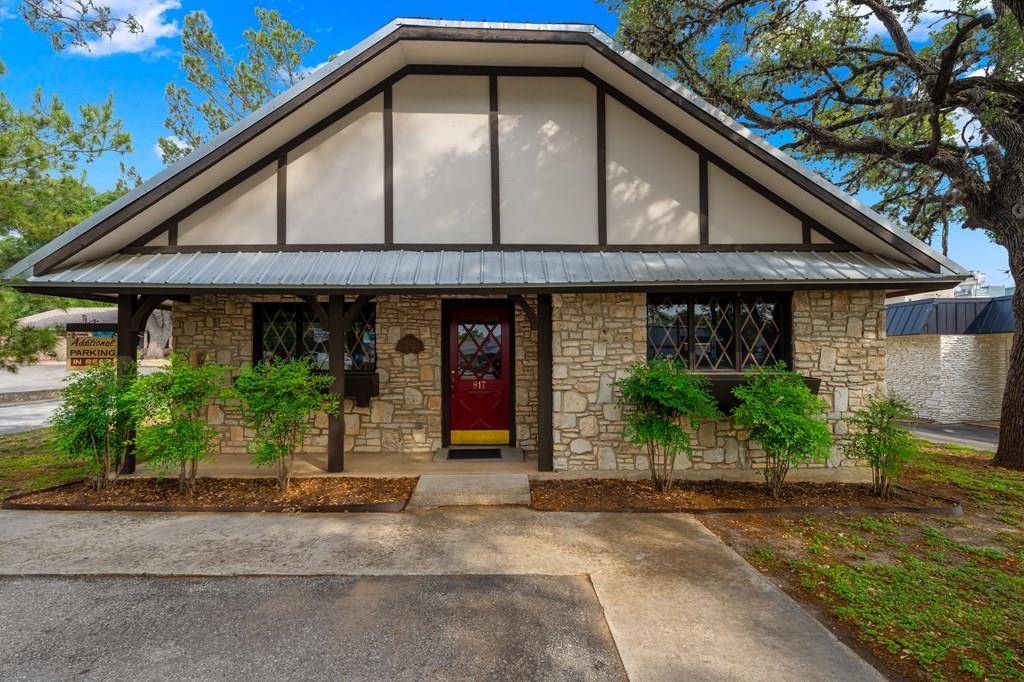 Kerrville, TX 78028,817 Sidney Baker