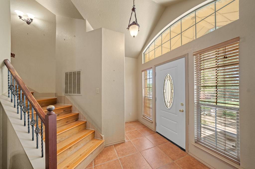 Pipe Creek, TX 78063,172 Candy Rd