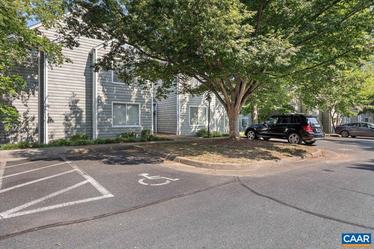 Charlottesville, VA 22901,1214 CLIFDEN GREENE
