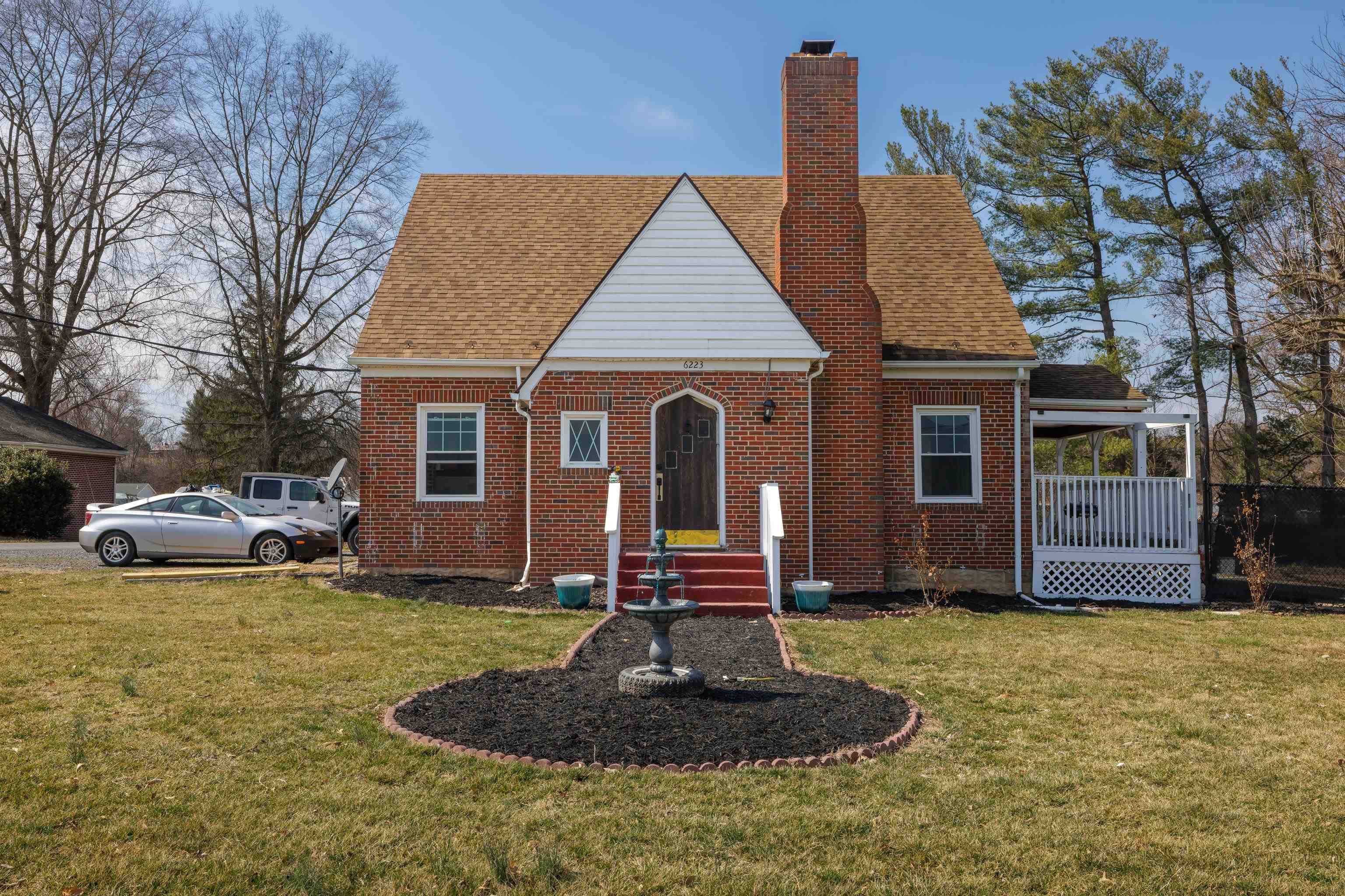 Mount Jackson, VA 22842,6223 MAIN ST