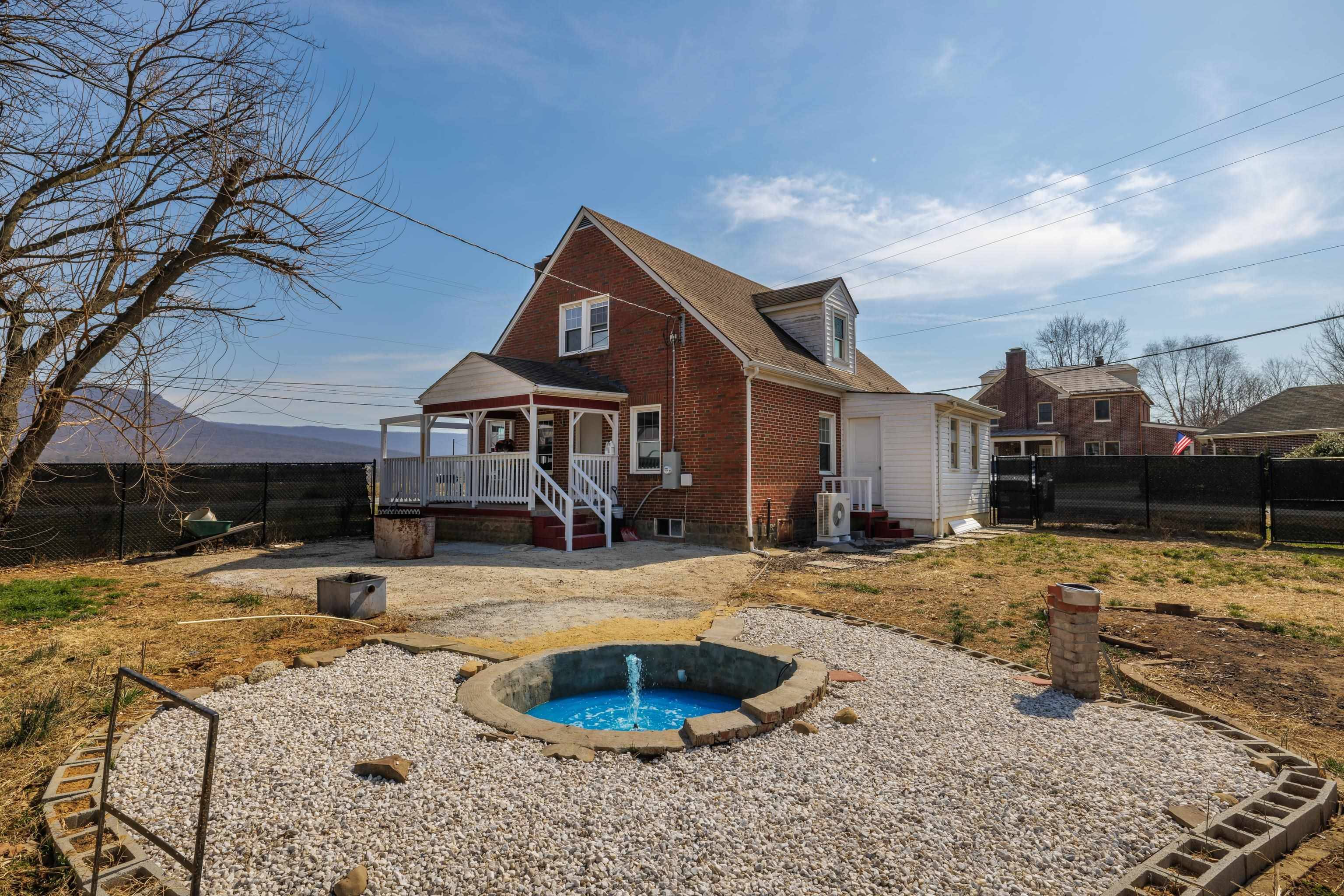 Mount Jackson, VA 22842,6223 MAIN ST