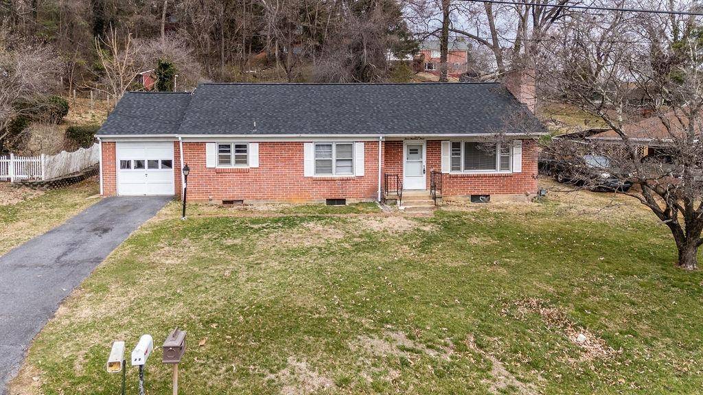 Staunton, VA 24401,303 NORWOOD RD