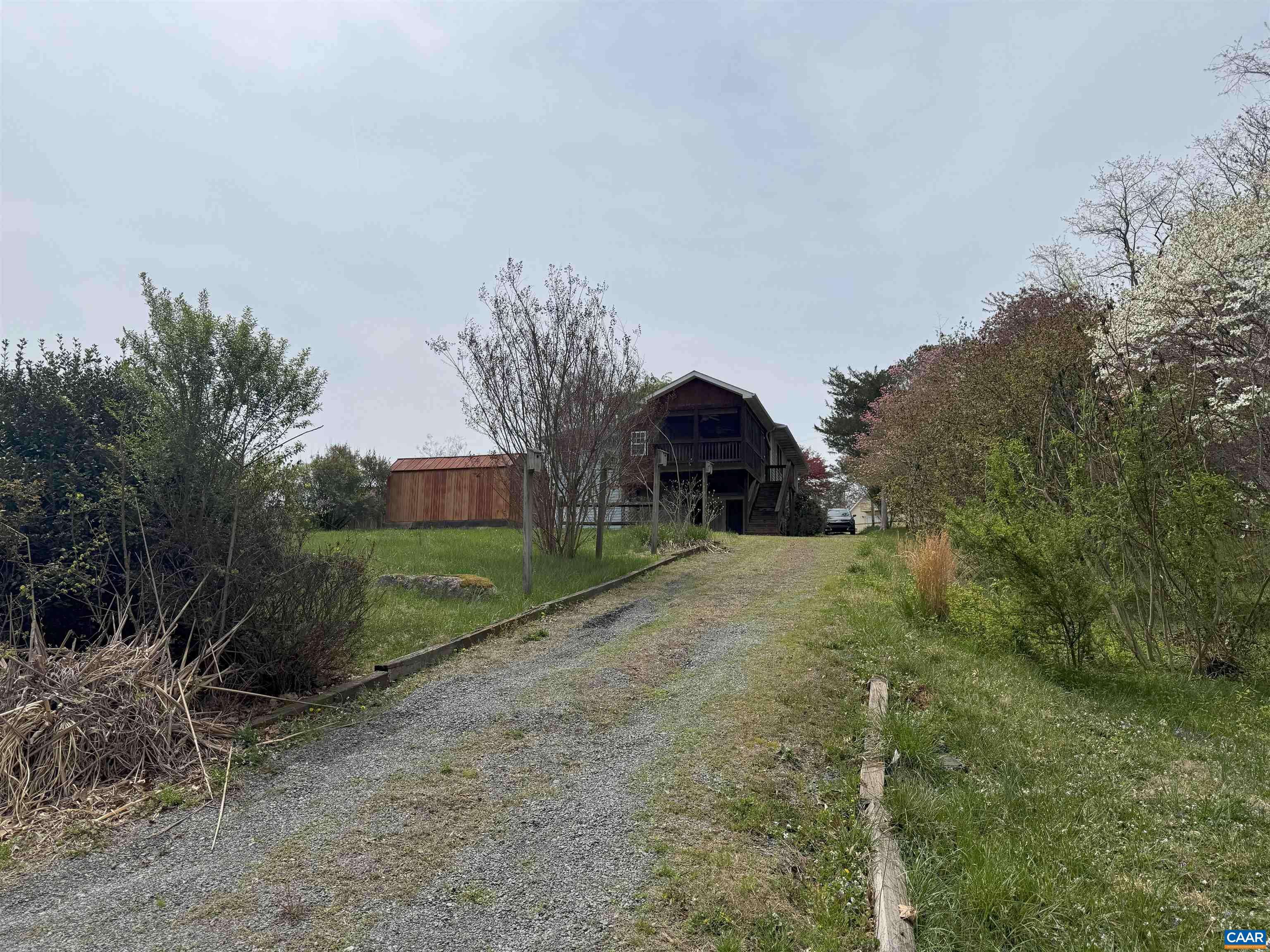 Louisa, VA 23093,395 LAKEVIEW CIR