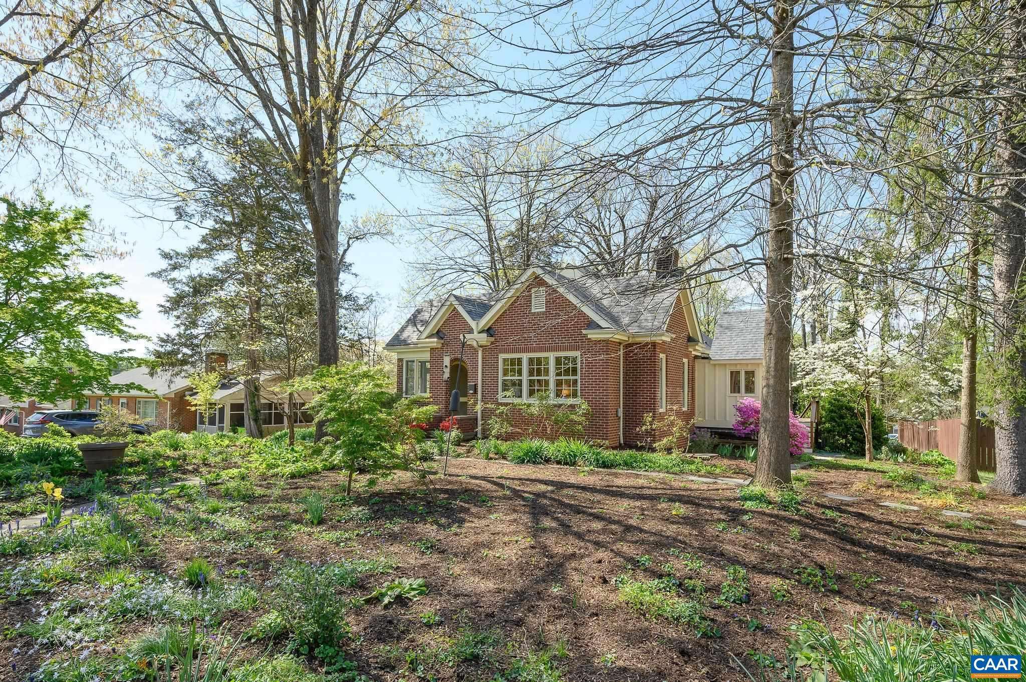 Charlottesville, VA 22901,624 DAVIS AVE