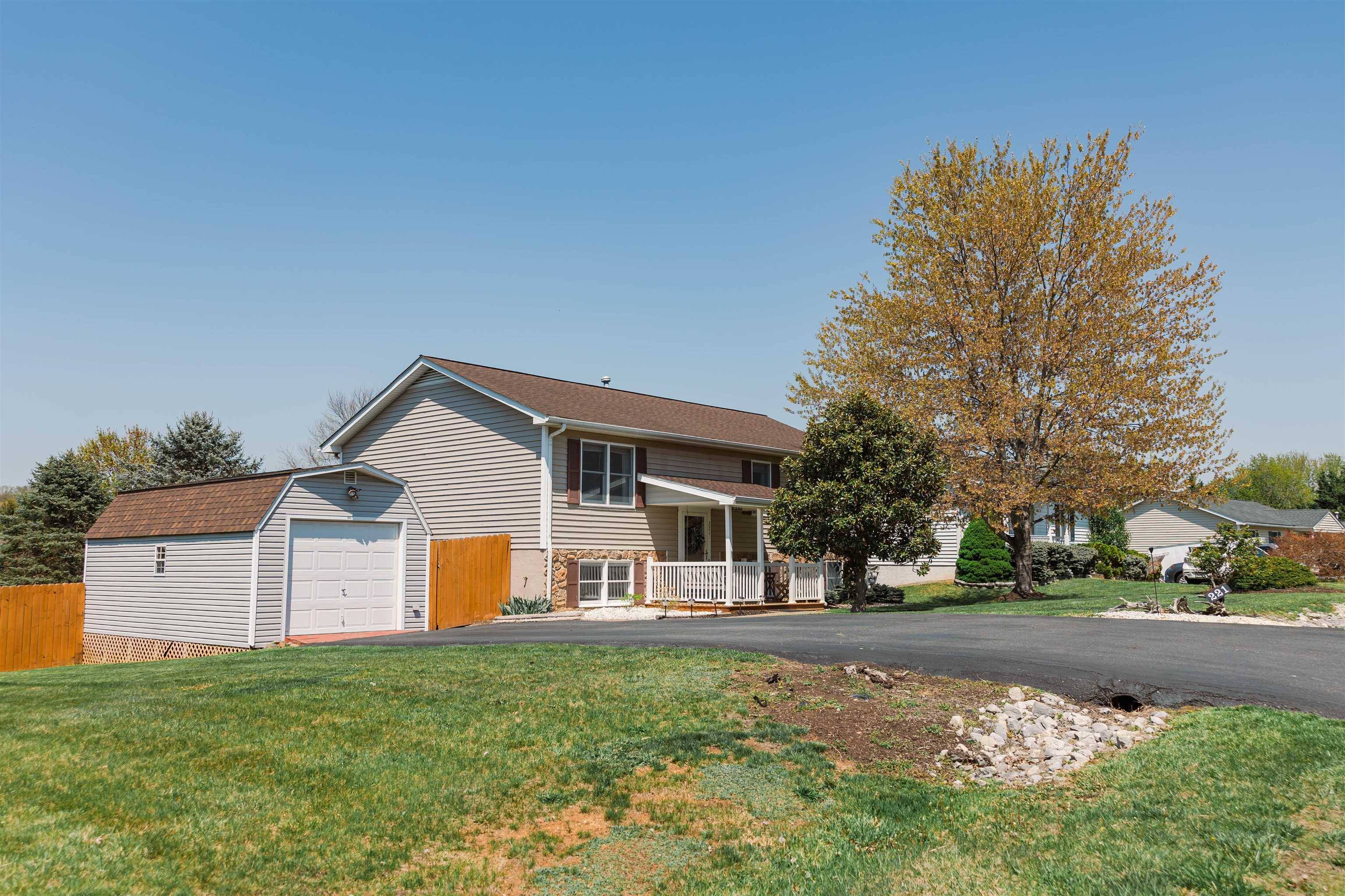 Waynesboro, VA 22980,221 BUCKBOARD RD