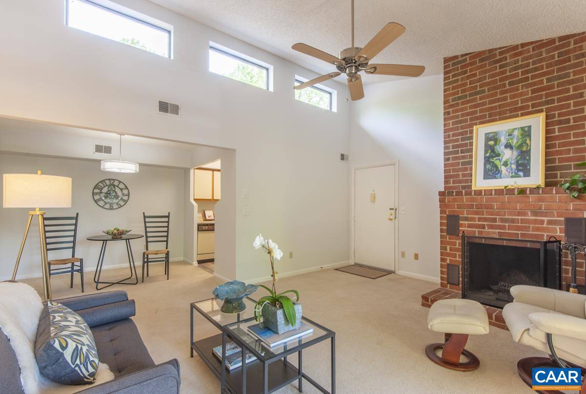 Charlottesville, VA 22901,117 TURTLE CREEK RD #9