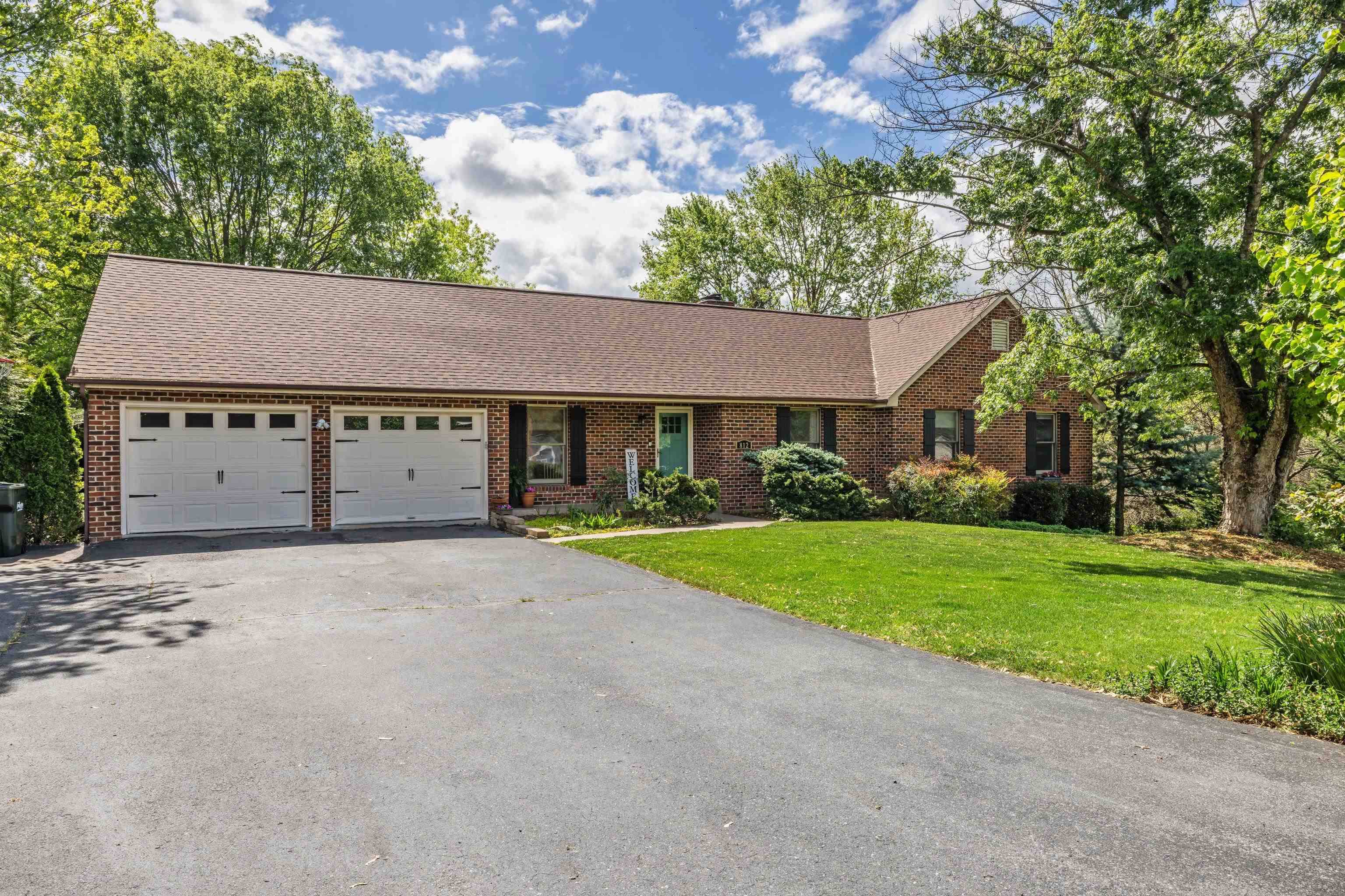 Staunton, VA 24401,812 LAMMERMOOR DR