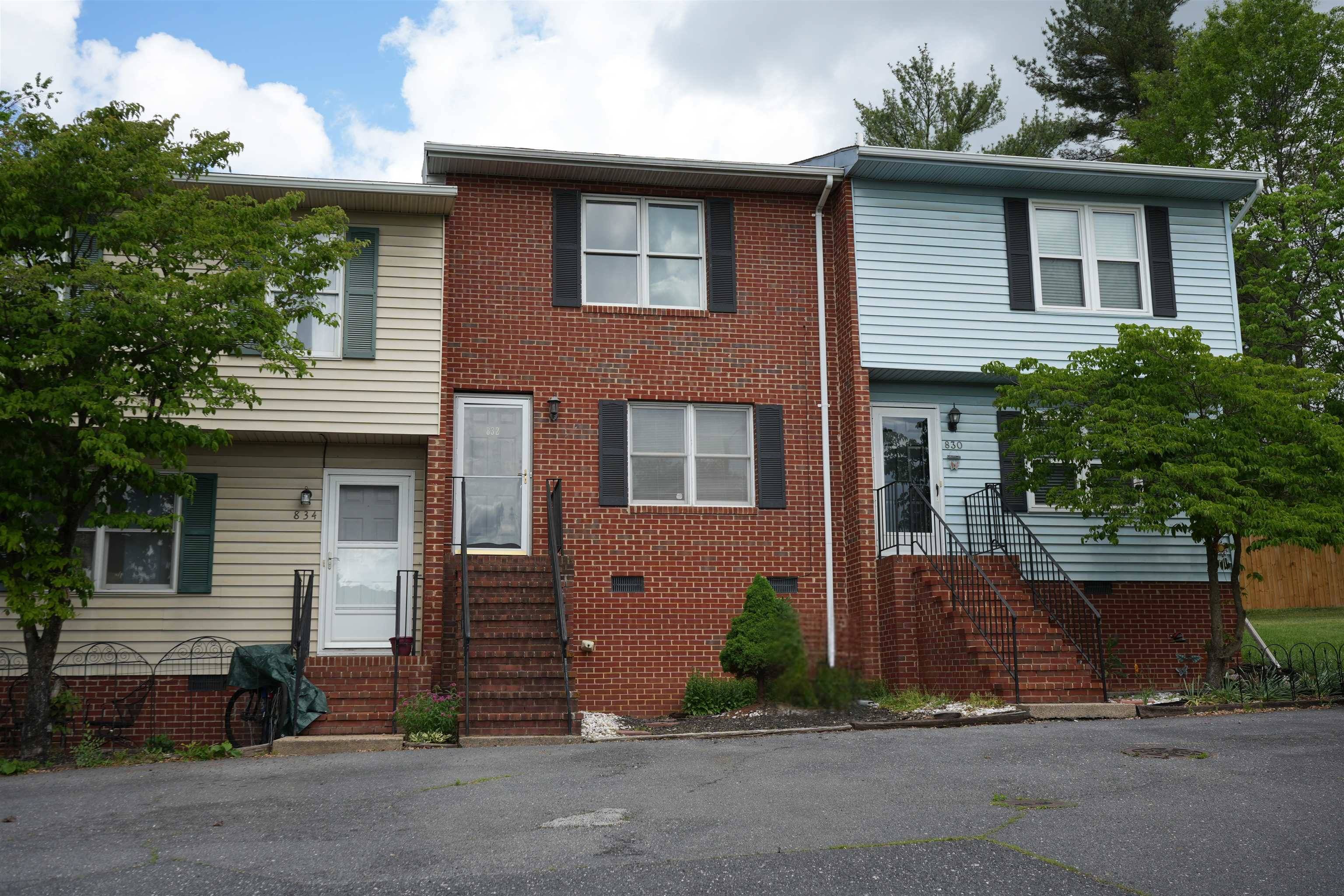 Harrisonburg, VA 22802,832 VINE ST