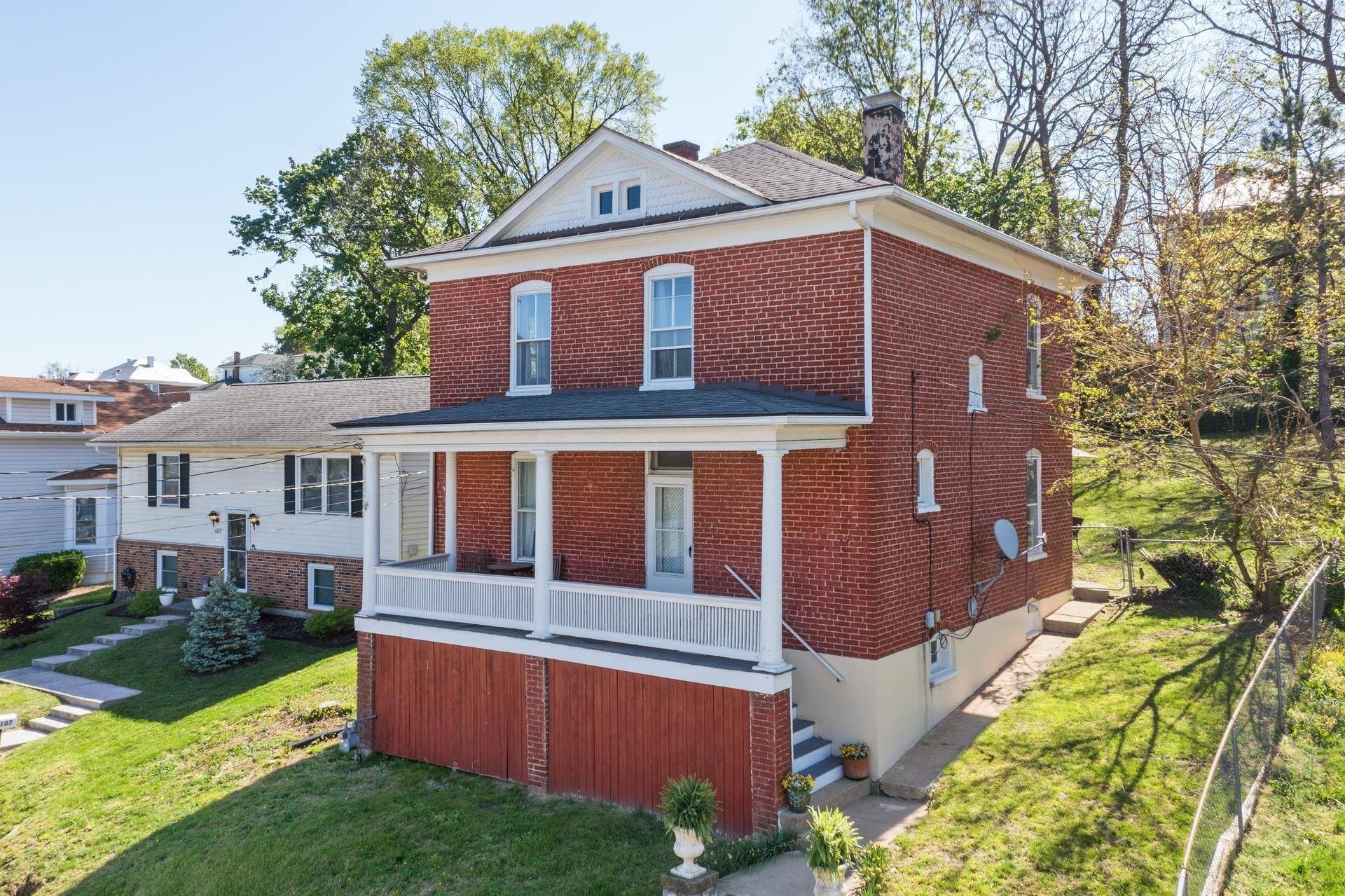 Staunton, VA 24401,105 LAKE AVE